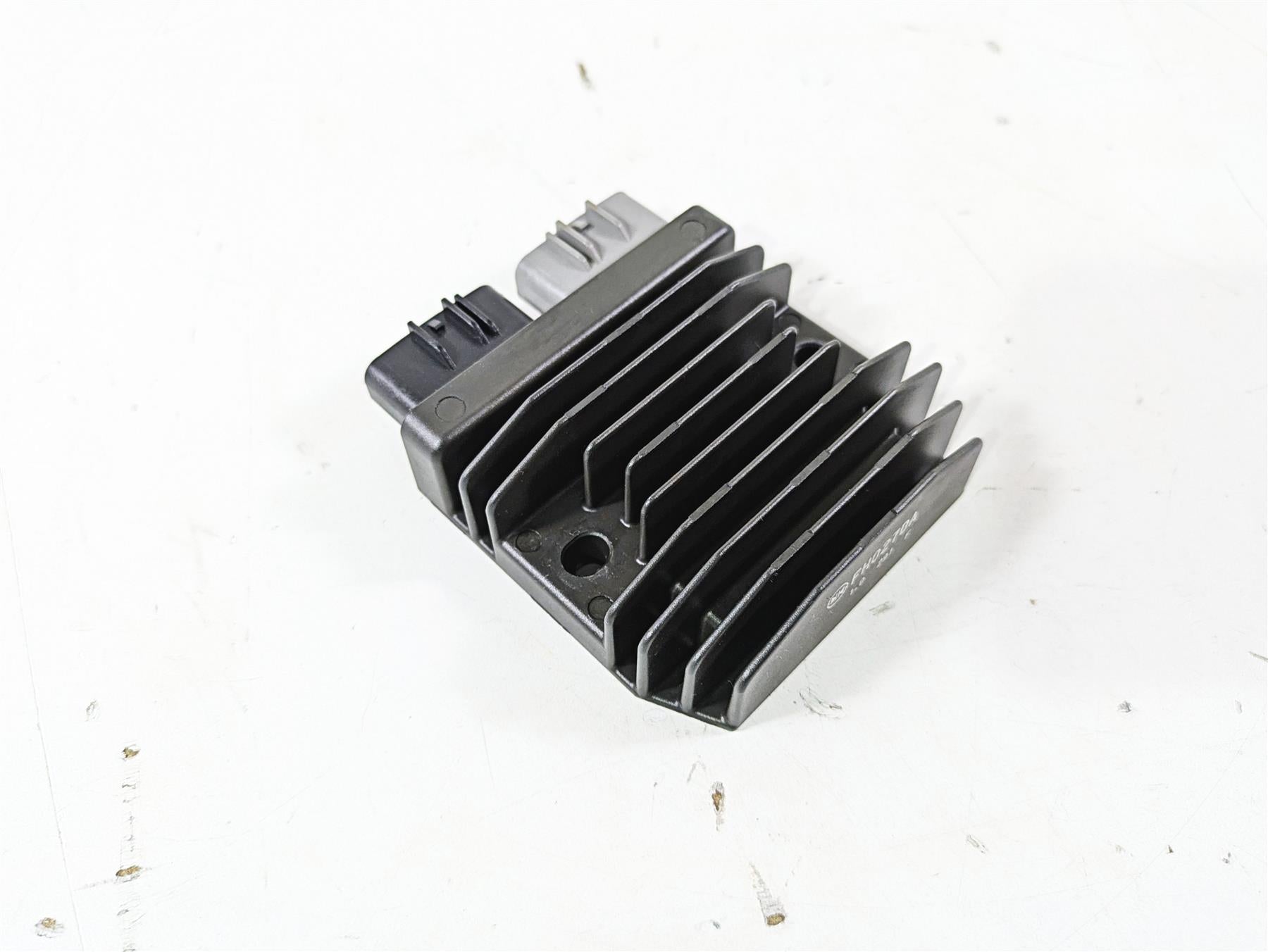2022 Yamaha YXZ1000 R Rectifier Voltage Regulator B5H-81960-00-00 FH027DA {{ shop.shopifyCountryName }} - Mototech271