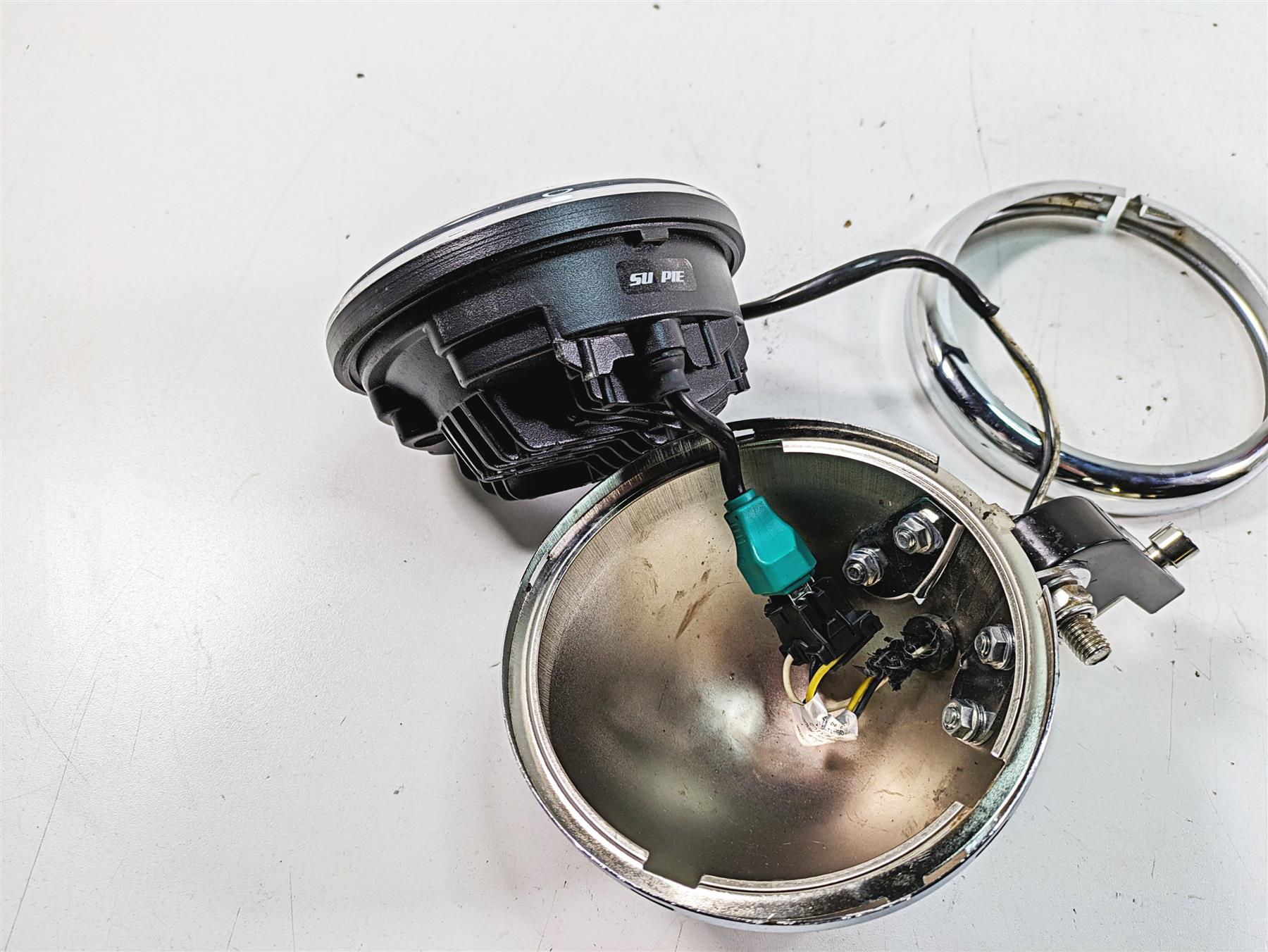 2015 Harley FXDL Dyna Low Rider Head Light Bucket + SunPie Led Lamp 69774-07A {{ shop.shopifyCountryName }} - Mototech271