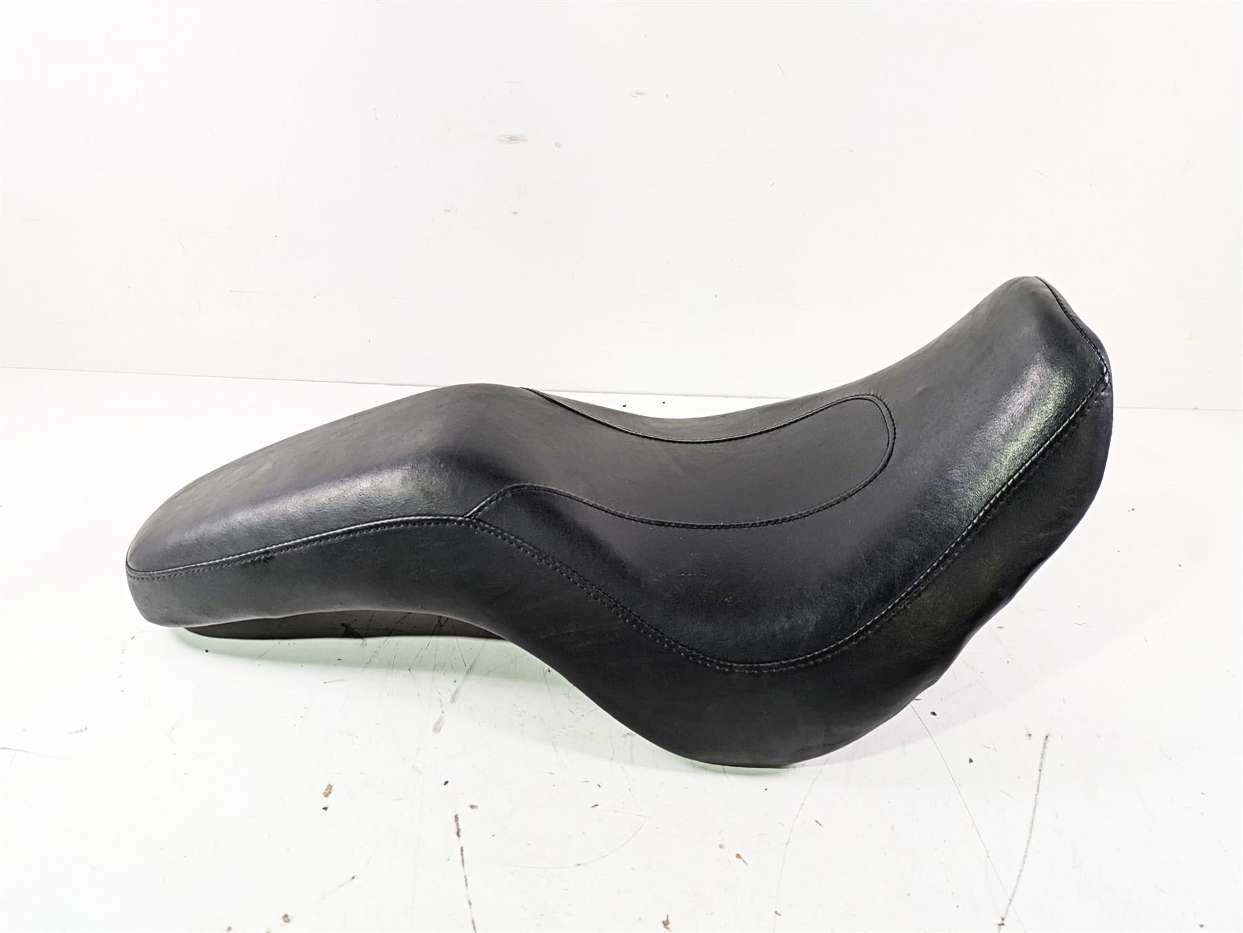 2000-2007 Harley Softail FLSTD Deuce Rider Seat Saddle 92028-07 {{ shop.shopifyCountryName }} - Mototech271