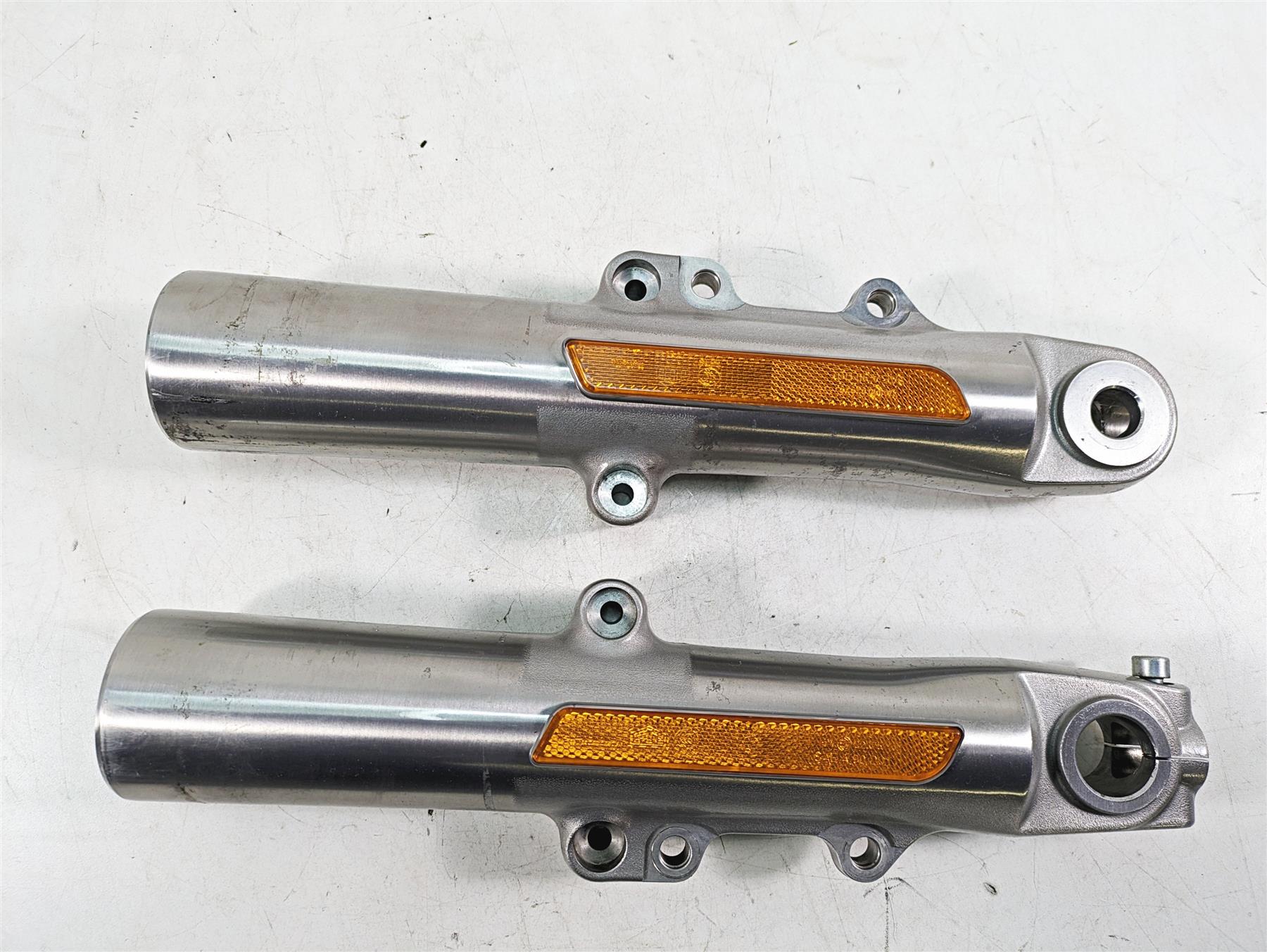 2020 Harley Touring FLHX Street Glide Showa Front Fork Lower Slider Set 45500109 {{ shop.shopifyCountryName }} - Mototech271