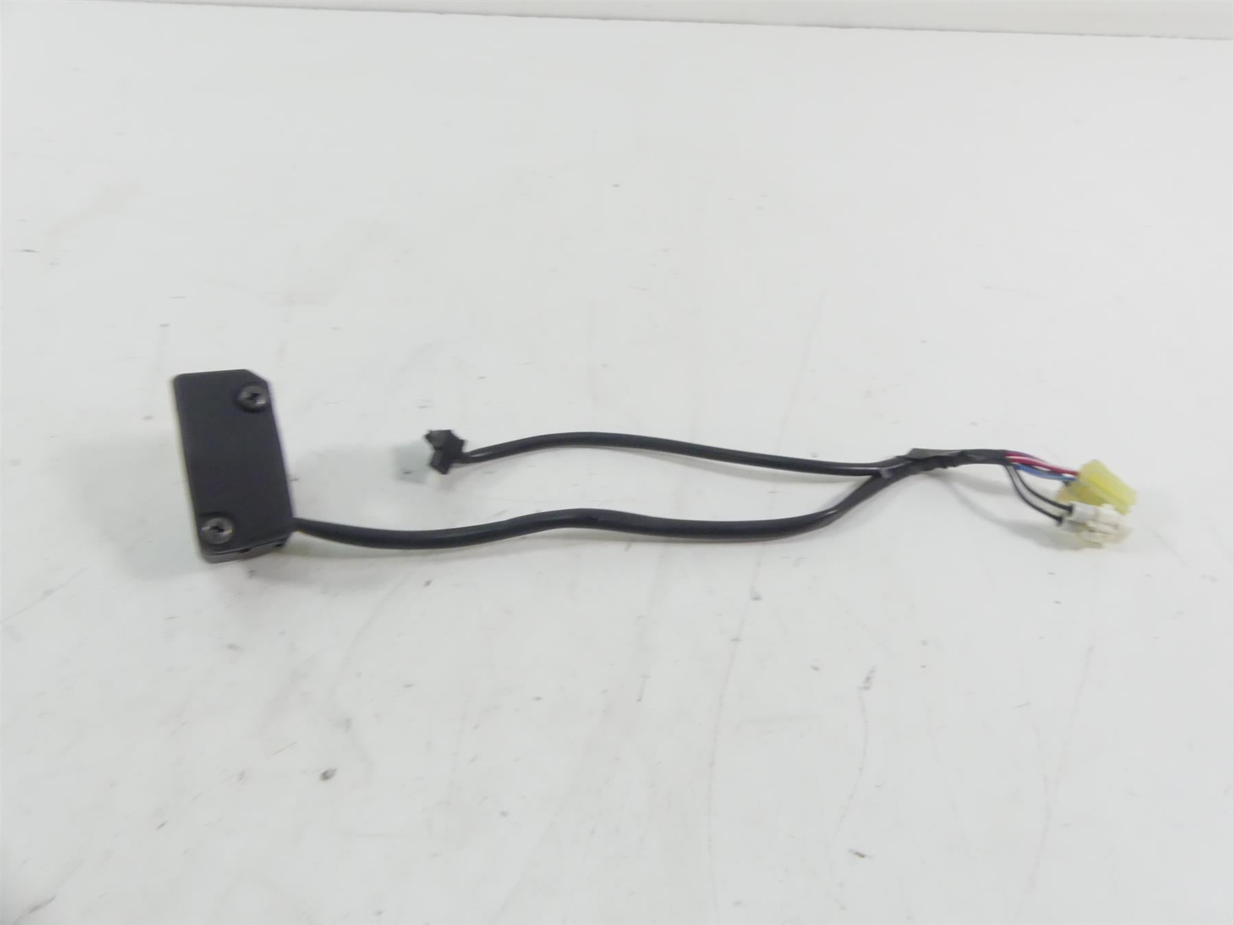 2013 Yamaha VMX17 V-Max 1700 Right Start Stop Control Switch 2S3-83975-00-00 {{ shop.shopifyCountryName }} - Mototech271