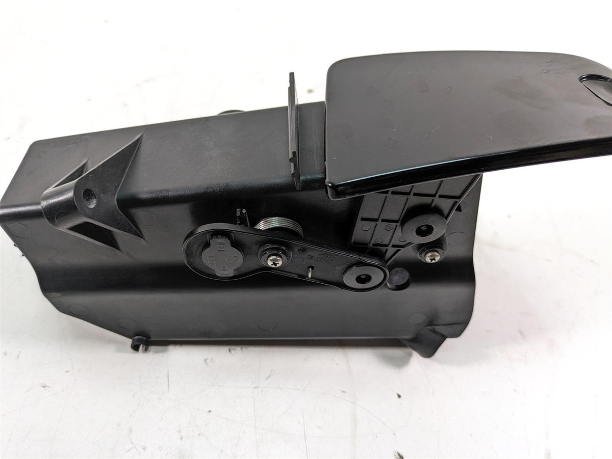 2014 Harley Touring FLHTK Electra Glide Media Phone Compartment Box 76000117 {{ shop.shopifyCountryName }} - Mototech271