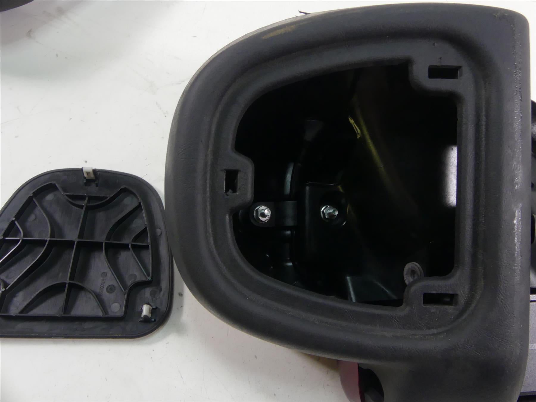 2017 Harley Touring FLHTKL Electra Glide Left Right Lower Leg Fairings 57100112 {{ shop.shopifyCountryName }} - Mototech271