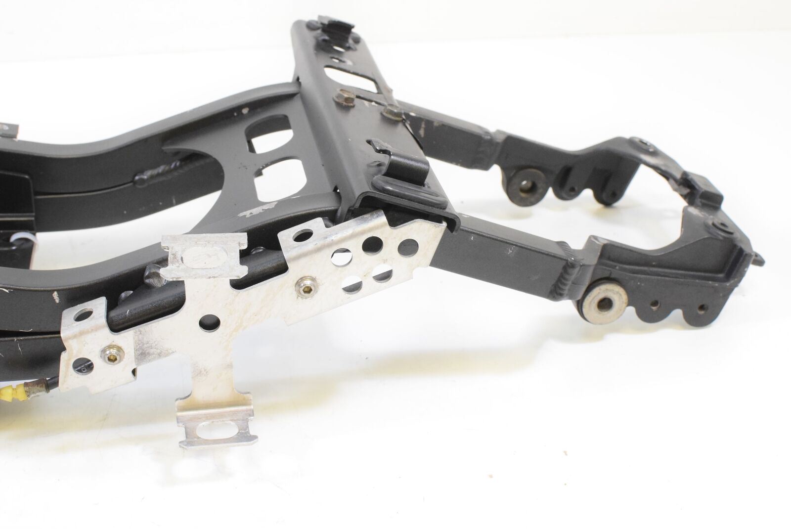 2006 Kawasaki ZX6R ZX636 Ninja Straight Subframe Inner Fender 32160-0085 {{ shop.shopifyCountryName }} - Mototech271