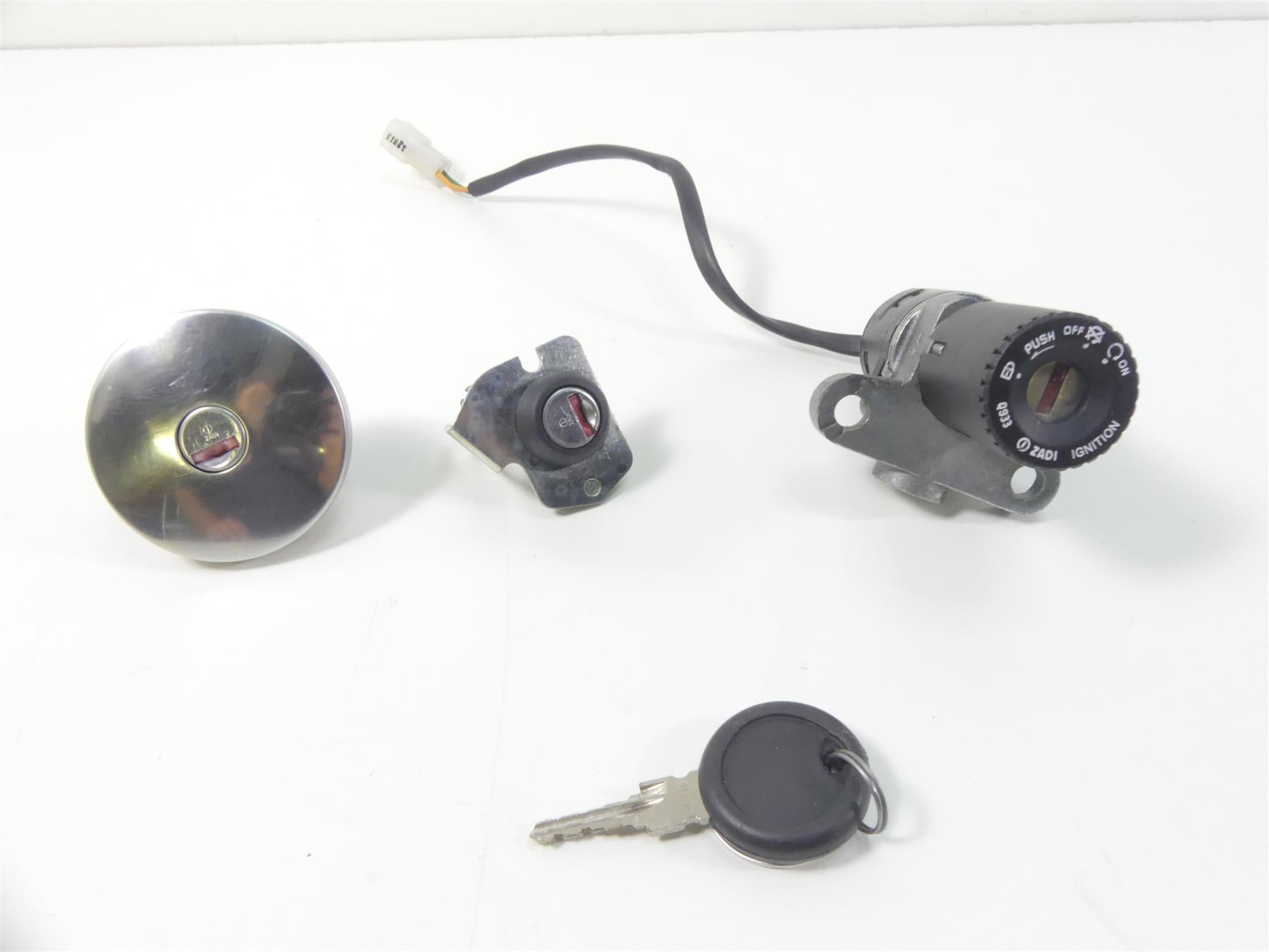 2016 Moto Guzzi V7 II Special 750 Ignition Switch Key Lock Tank Cap Set 883477
