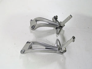 2009 Yamaha FZ1 FZS10 Fazer Rear Passenger Footpeg Set 2D1-2741L-00-00