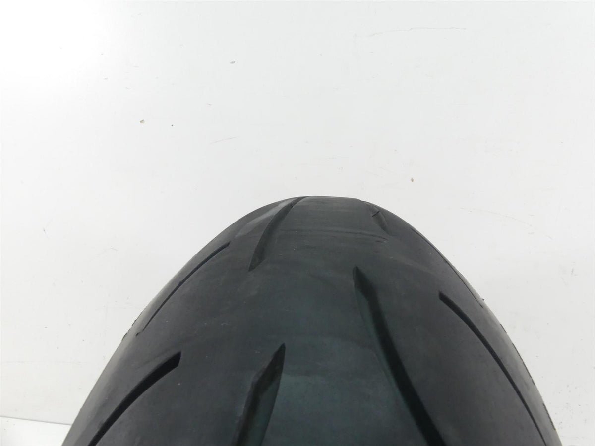 Used Rear Motorcycle Tire Metzeler Sportec M9RR 180/55R17 - 5417581 {{ shop.shopifyCountryName }} - Mototech271
