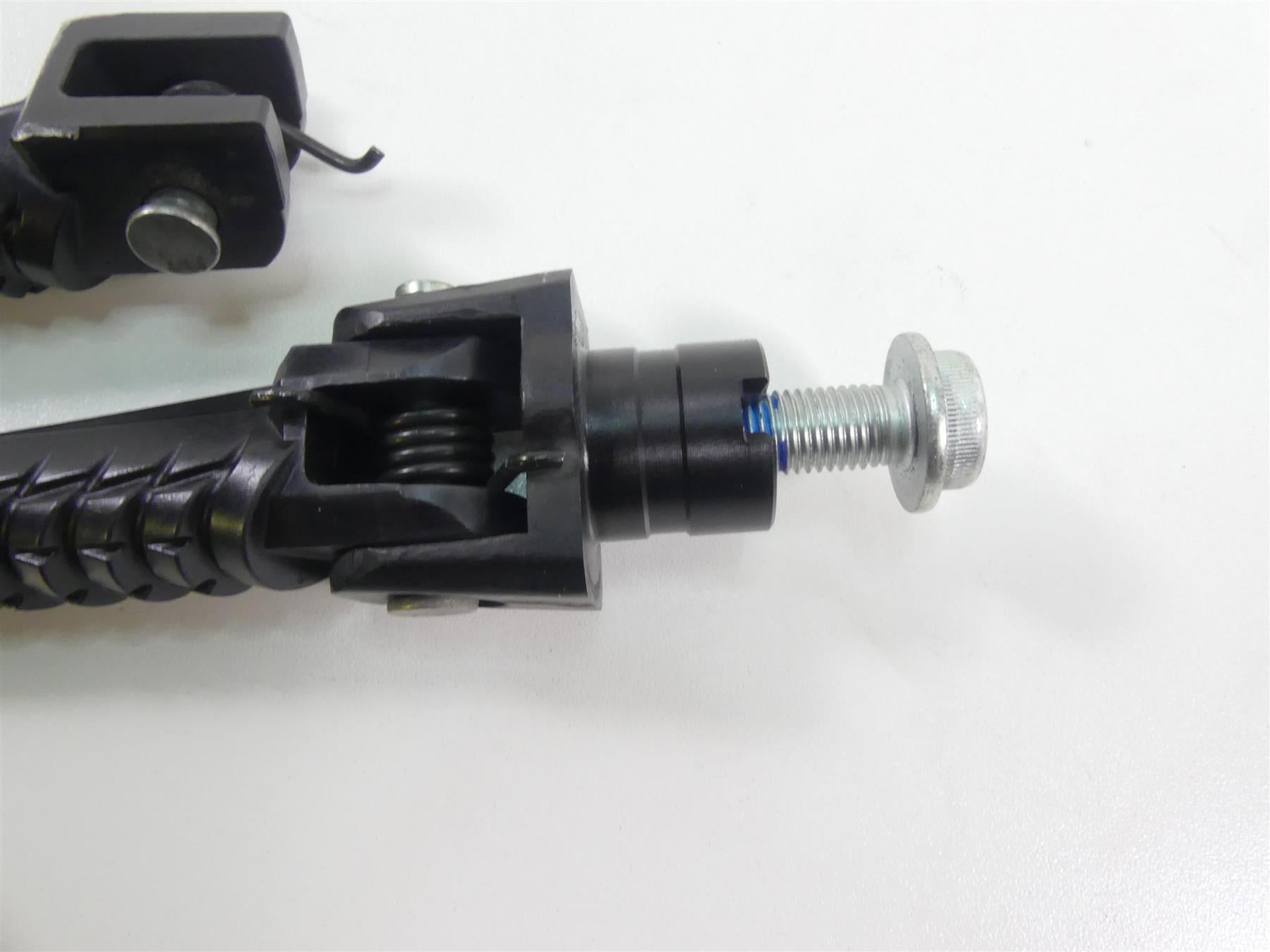 2022 Suzuki GSXR750 Front Rider Driver Footpeg Foot Peg Set 43511-14J10 {{ shop.shopifyCountryName }} - Mototech271