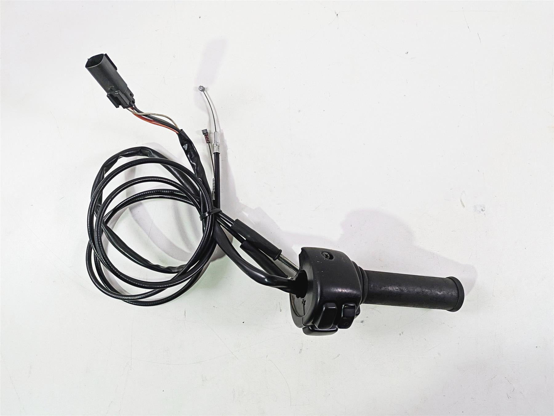 2008 Harley FXDL Dyna Low Rider 105TH Right Hand Control Switch 71591-00 {{ shop.shopifyCountryName }} - Mototech271