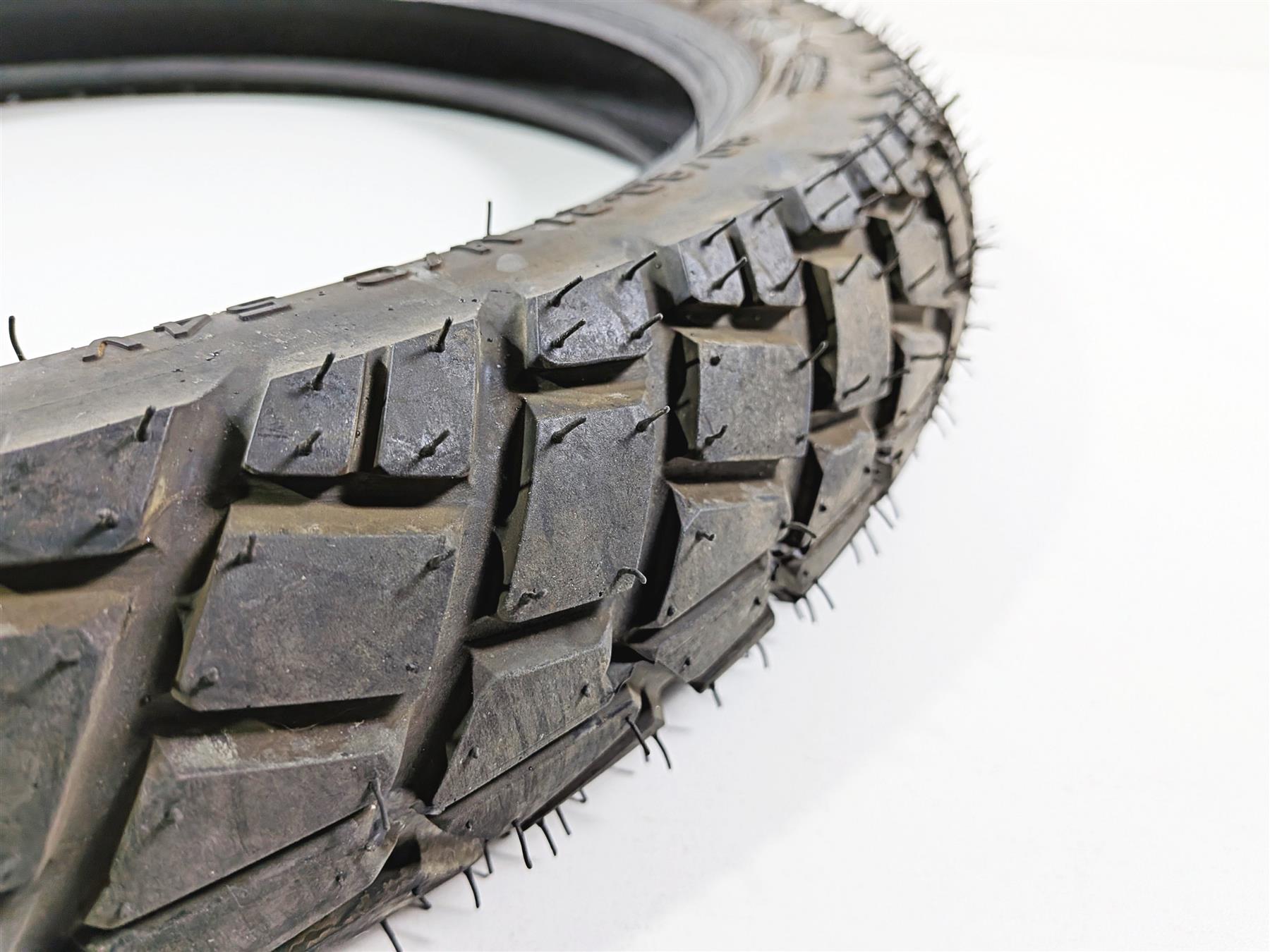 Used Front Motorcycle Tire Pirelli MT90 Scorpio 90/90-21 35560 {{ shop.shopifyCountryName }} - Mototech271