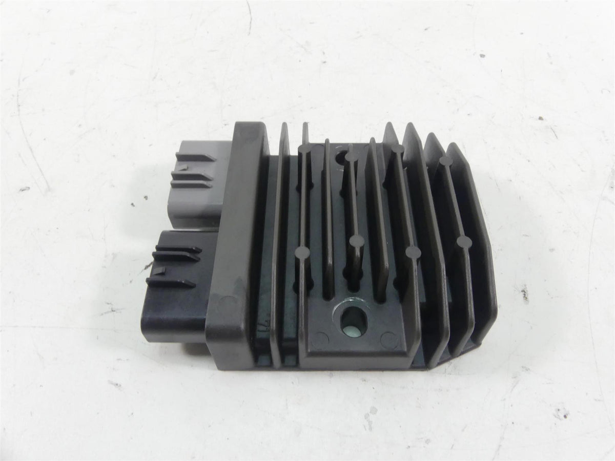 2017 Triumph Thruxton 1200R Rectifier Voltage Regulator T1300679 FH020AA {{ shop.shopifyCountryName }} - Mototech271