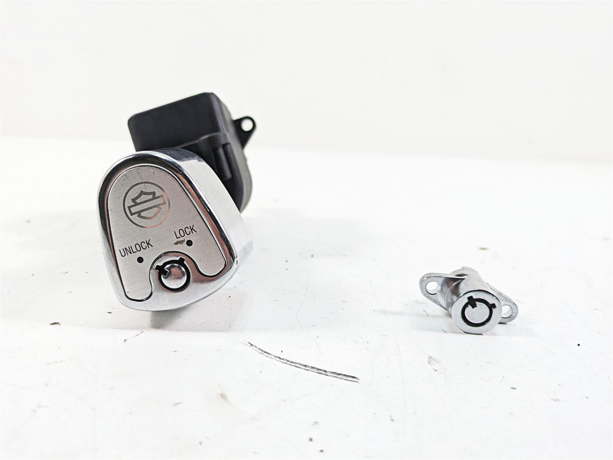 2013 Harley Touring FLHX Street Glide Ignition Switch Lock Set - Vin 71572-06 {{ shop.shopifyCountryName }} - Mototech271