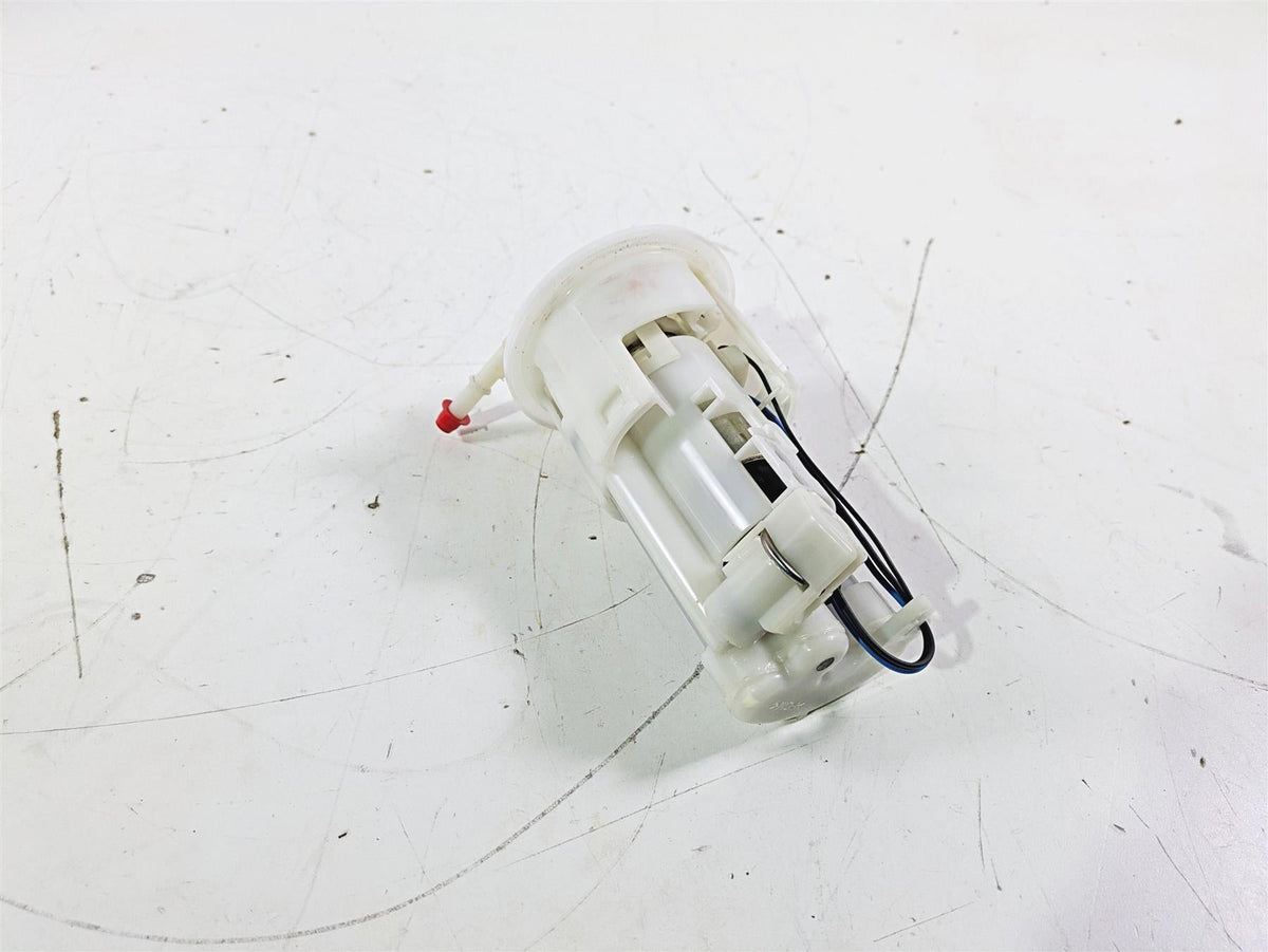 2019 Triumph Speed Triple RS 1050 Fuel Gas Petrol Pump & Sending Unit T2400735 {{ shop.shopifyCountryName }} - Mototech271