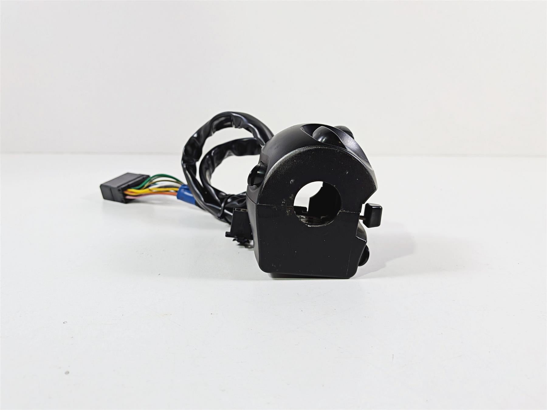 2016 Victory Cross Country Left Hand Light Blinker Control Switch 4012119 {{ shop.shopifyCountryName }} - Mototech271