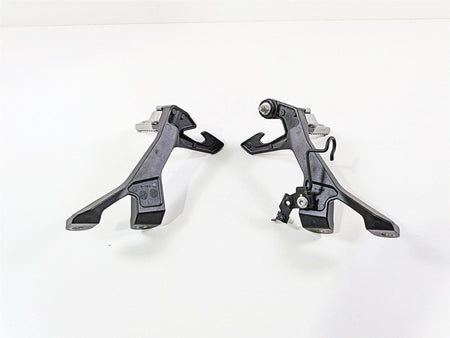 2024 Kawasaki EX500 Ninja 40th An. Rear Passenger Foot Peg 35063-1408 35063-1409 {{ shop.shopifyCountryName }} - Mototech271