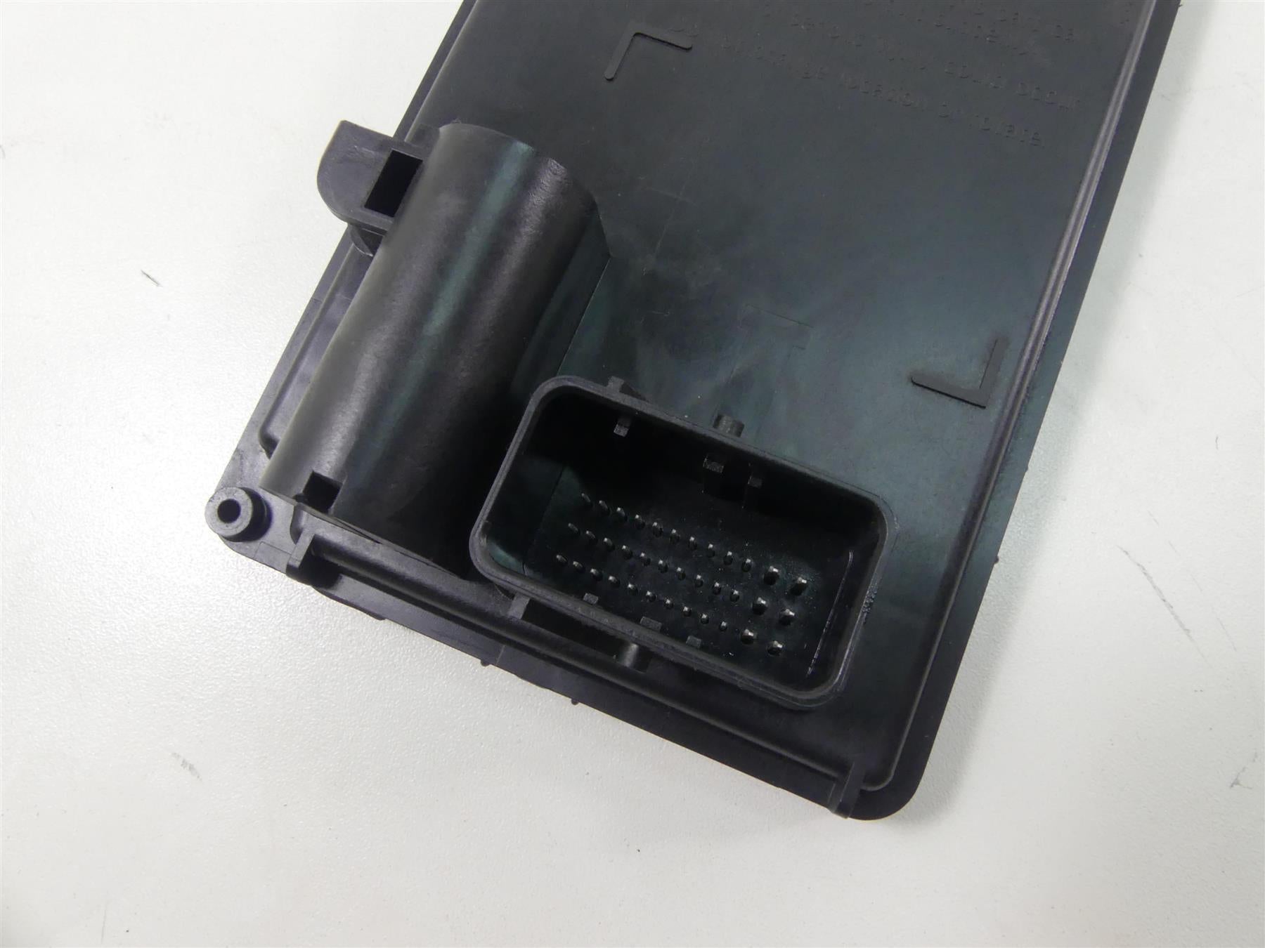 2016 Harley FLS Softail Slim Bcm Body Control Module Base Y-Axis 69991-11C {{ shop.shopifyCountryName }} - Mototech271
