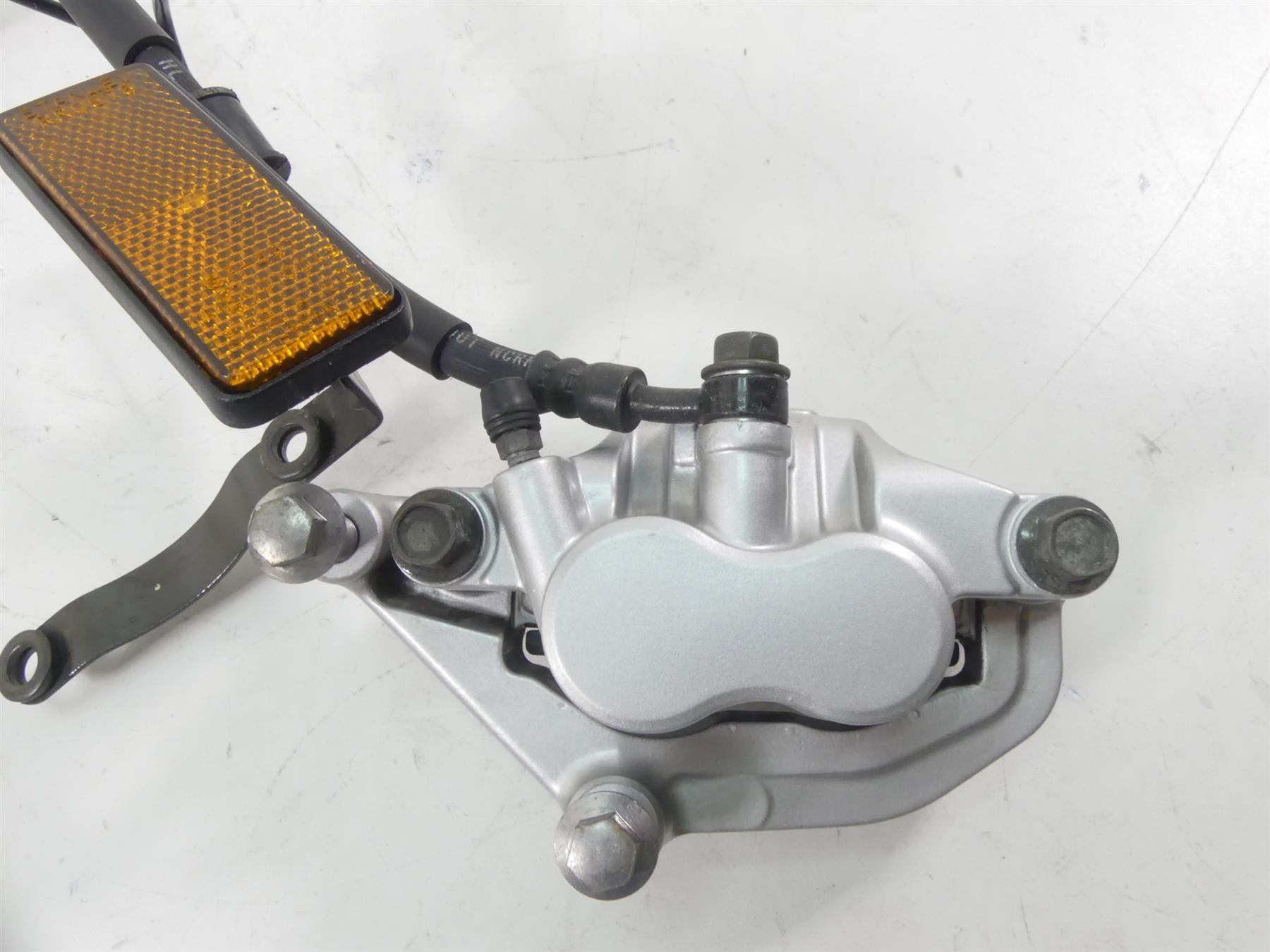 2007 Yamaha XVS1300 V-Star Front Brake Caliper & Line Set 3D8-2580U-00-00 {{ shop.shopifyCountryName }} - Mototech271