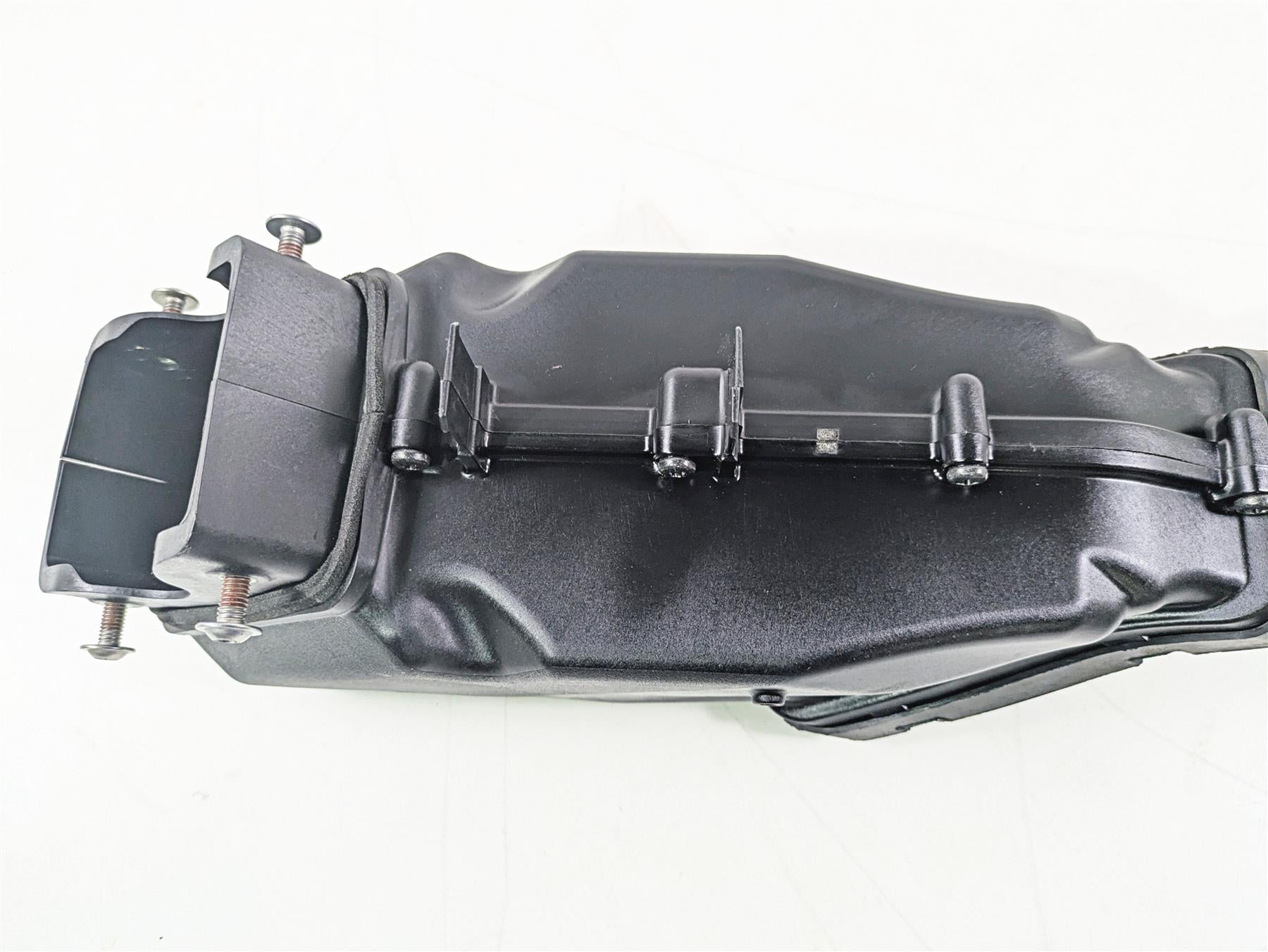 2016 Kawasaki ZX10R Ninja Front Center Air Duct Scoop Ram 39045-0041 {{ shop.shopifyCountryName }} - Mototech271