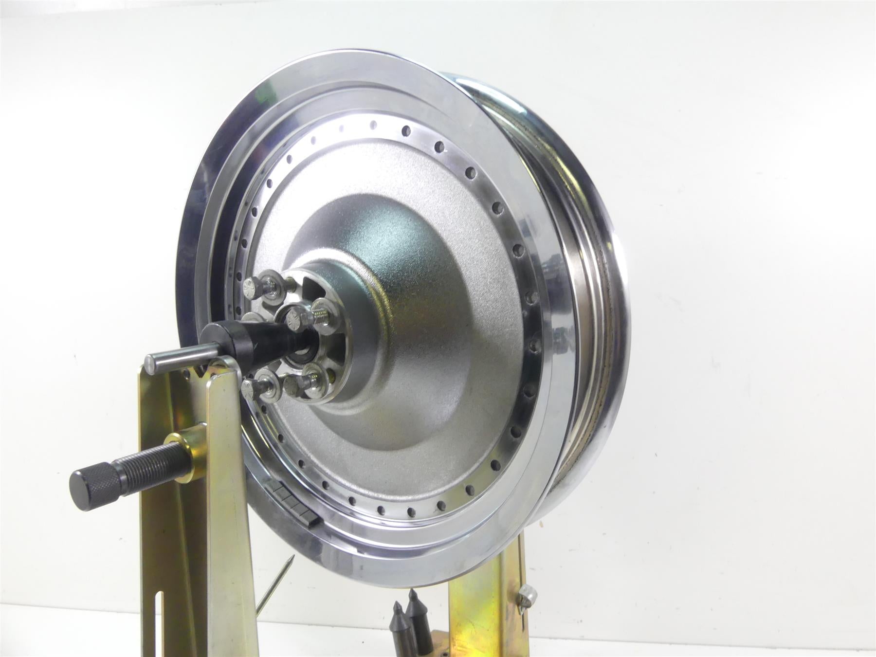 2000 Harley Dyna FXR4 CVO Super Glide Nice Solid Rear Wheel Rim 16x3 41026-08 {{ shop.shopifyCountryName }} - Mototech271
