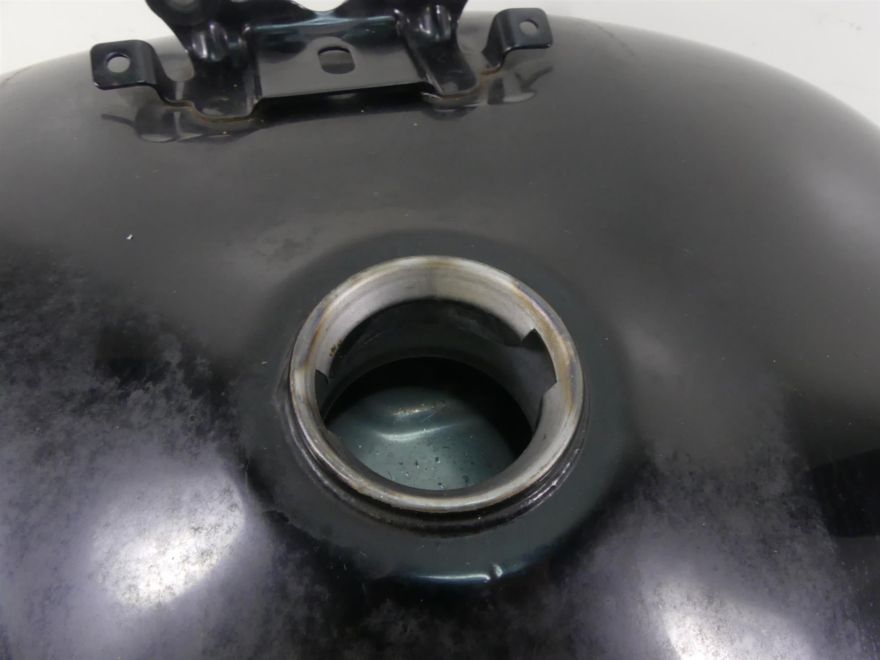 2007 Suzuki M109R VZR1800 Boulevard Fuel Gas Petrol Tank -Dent 44100-48G00 {{ shop.shopifyCountryName }} - Mototech271