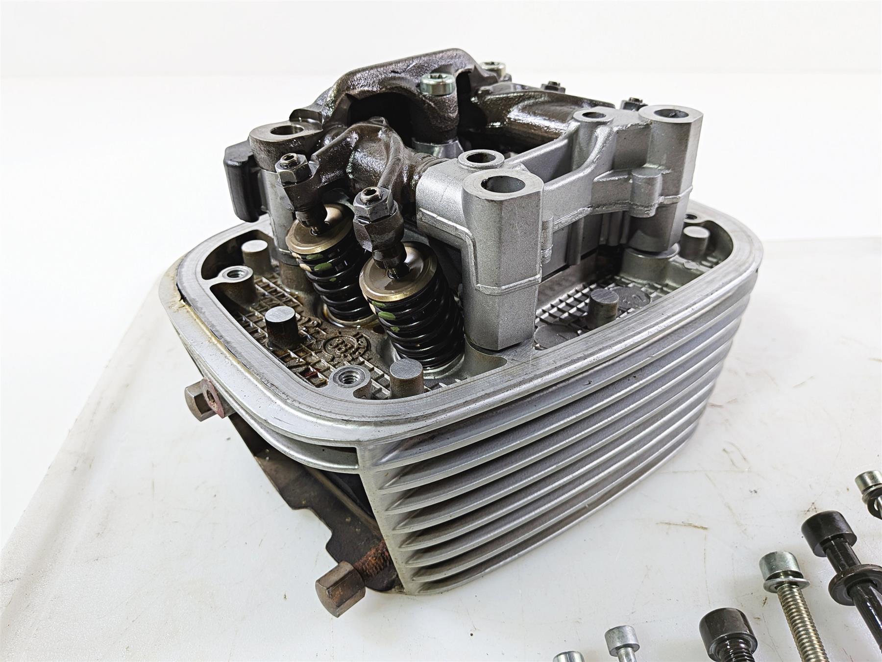 2004 BMW R1150GS R21 Right Cylinderhead Cylinder Head - Good Compression 7670534 {{ shop.shopifyCountryName }} - Mototech271
