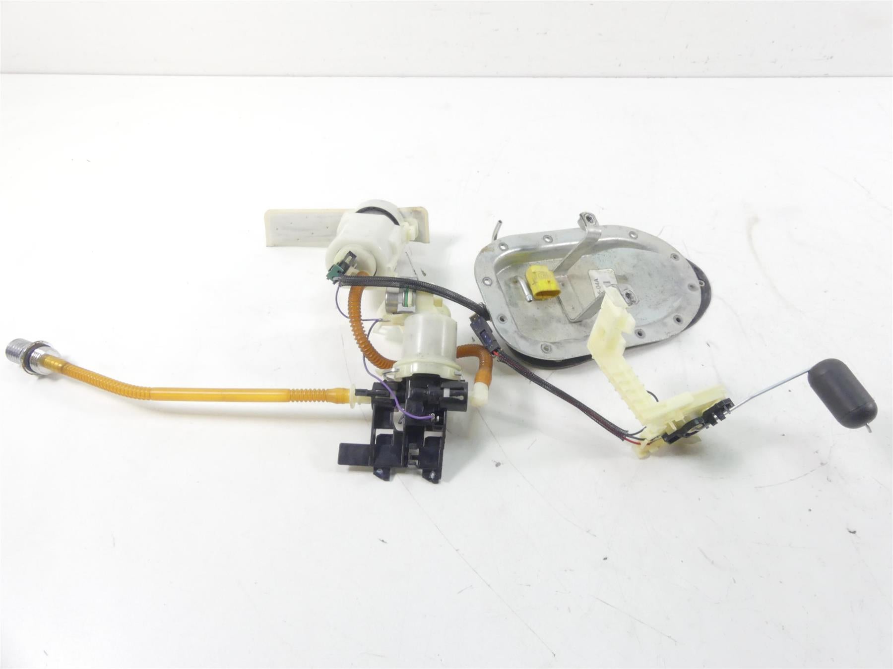 2015 Harley FXDL Dyna Low Rider Fuel Gas Petrol Pump & Sending Unit 75246-04A {{ shop.shopifyCountryName }} - Mototech271