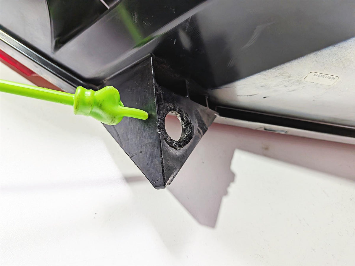 2013 Victory Vision Tour Taillight Tail Light Lamp Set -Read 5356290 5856280 {{ shop.shopifyCountryName }} - Mototech271