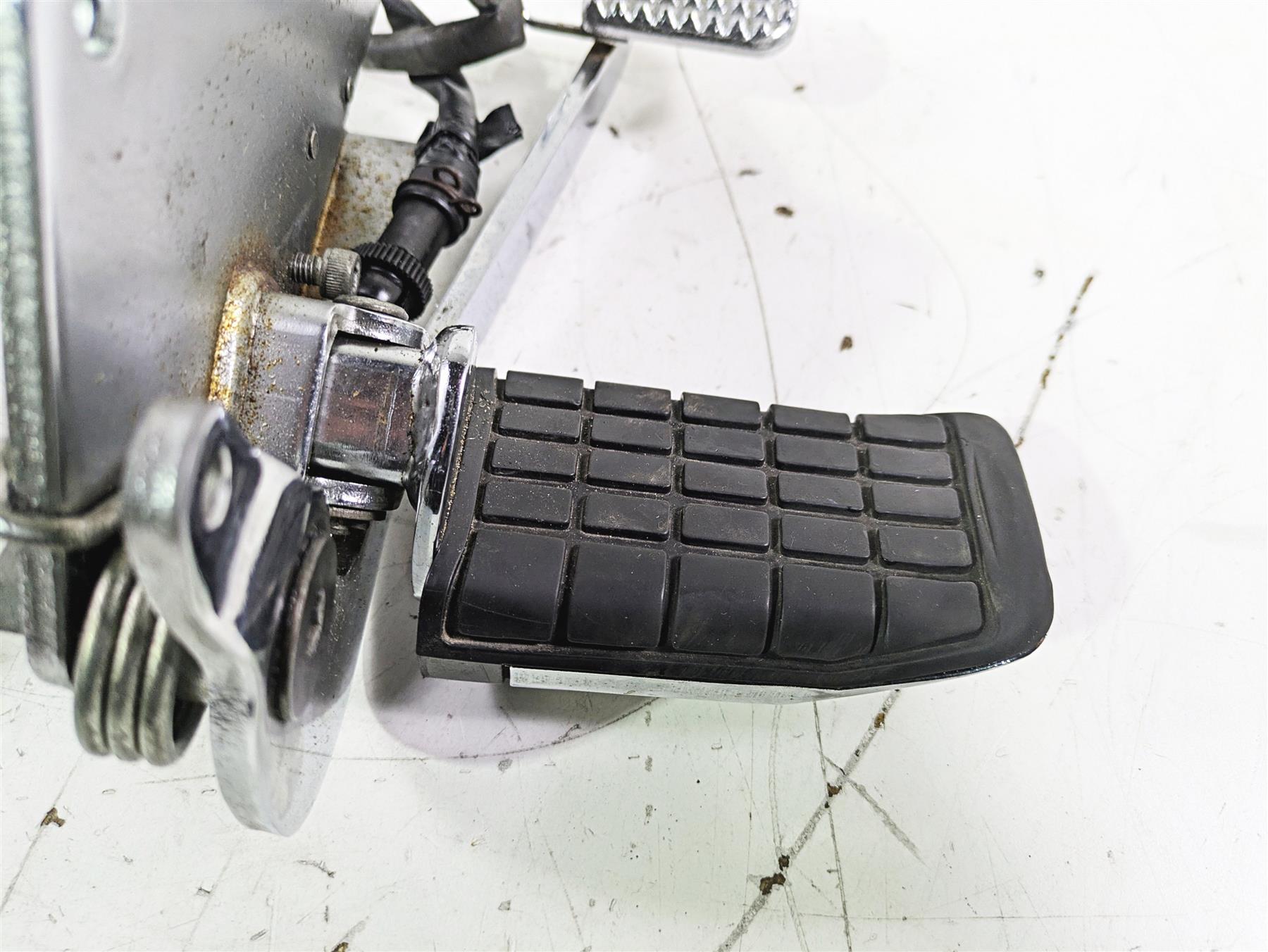 2002 Honda GL1500 CD Valkyrie Deluxe Front Footpeg & Pedal Set 50615-MZ0-000 {{ shop.shopifyCountryName }} - Mototech271