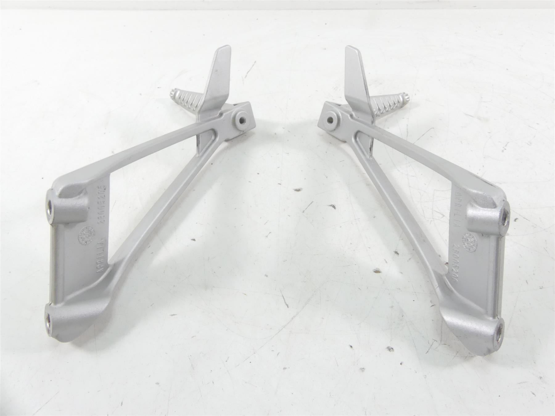 2021 Aprilia RS 660 Rear Passenger Footpeg Foot Peg Rest Set 2B005206 2B005205 {{ shop.shopifyCountryName }} - Mototech271