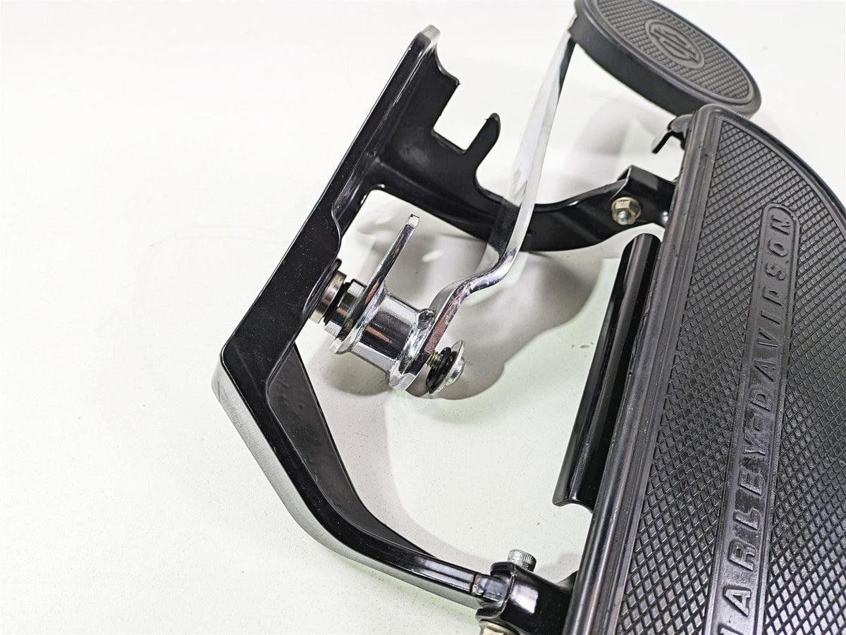 2014 Harley FLS Softail Slim Right Front Floorboard & Brake Pedal 42431-11 {{ shop.shopifyCountryName }} - Mototech271