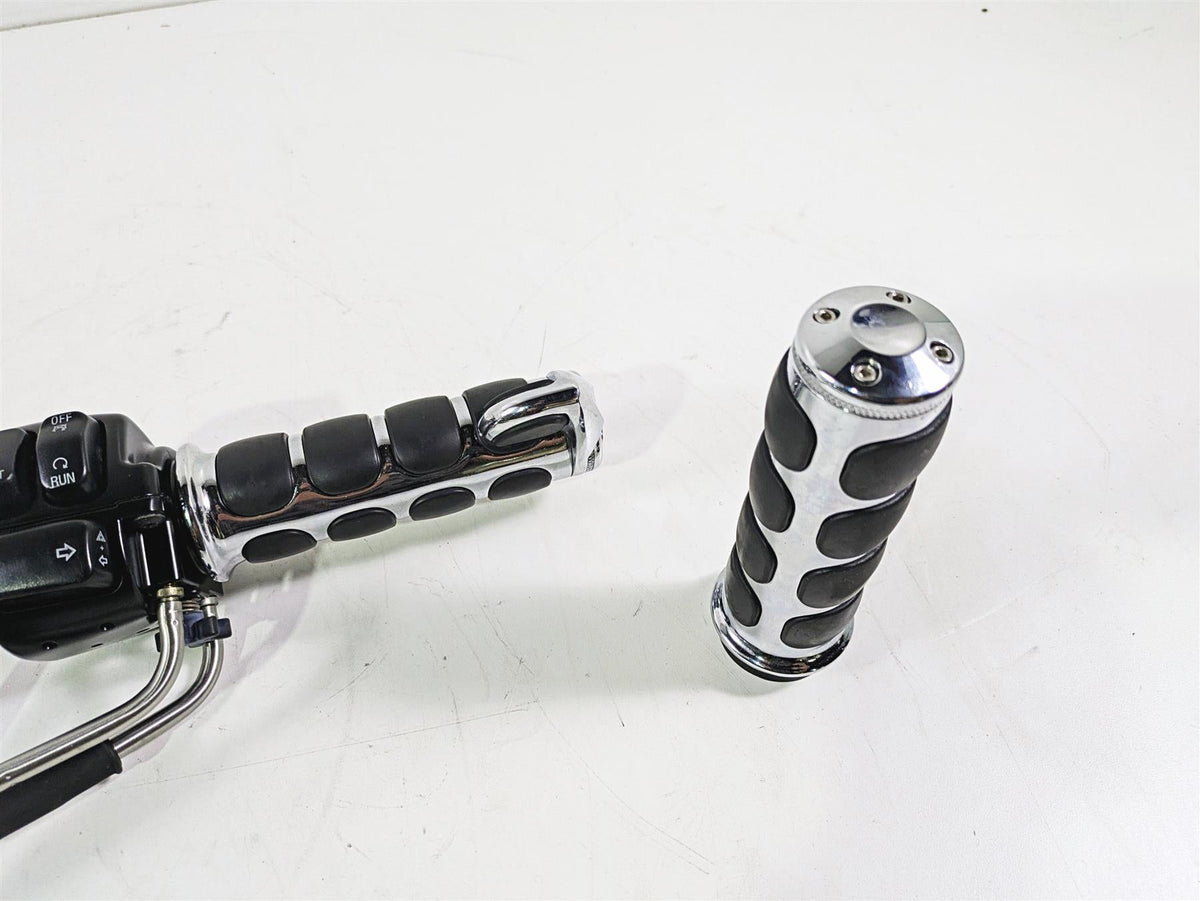 2006 Harley VRSCR Street V-Rod Right Hand Control Switch 71684-06A 71683-06A {{ shop.shopifyCountryName }} - Mototech271