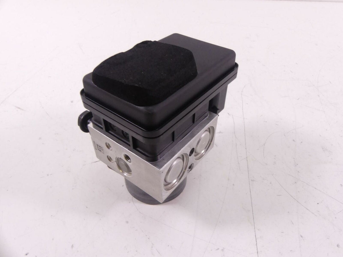 2019 Ducati Supersport 939 S Abs Brake Pump Module 54240651B {{ shop.shopifyCountryName }} - Mototech271
