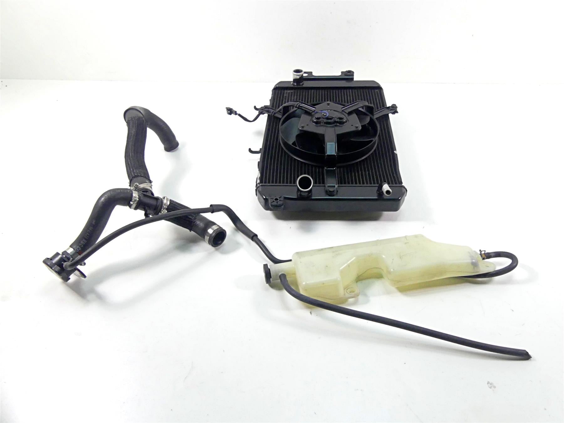 2008 Suzuki M109R VZR1800 Radiator Fan Reservoir Hoses Set - Read 17710-48G00 {{ shop.shopifyCountryName }} - Mototech271