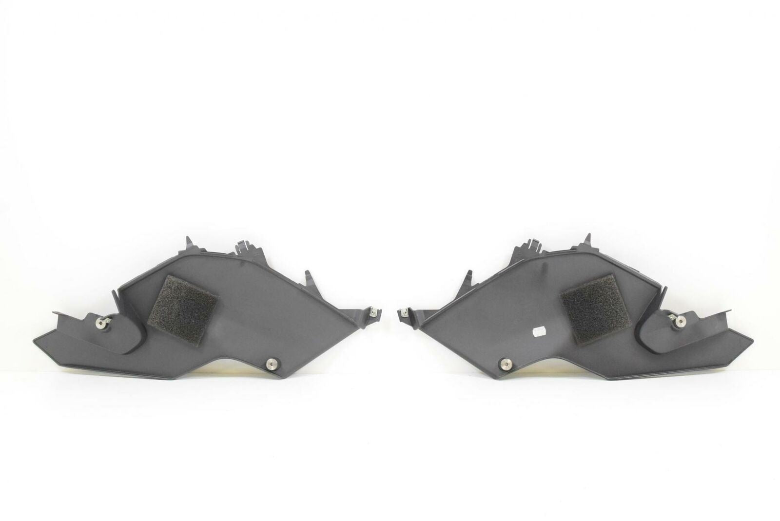 2008 BMW K1200GT K1200 GT K44 Tank Between Leg Side Fairing Set 46637685024 {{ shop.shopifyCountryName }} - Mototech271