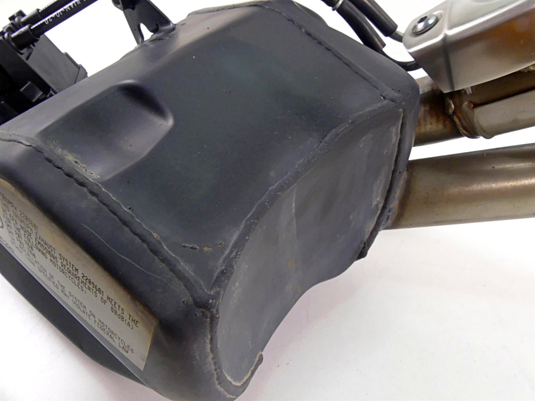 2022 Triumph Speed Triple 1200 RS Center Exhaust Chamber & Servo Motor T2209601 {{ shop.shopifyCountryName }} - Mototech271