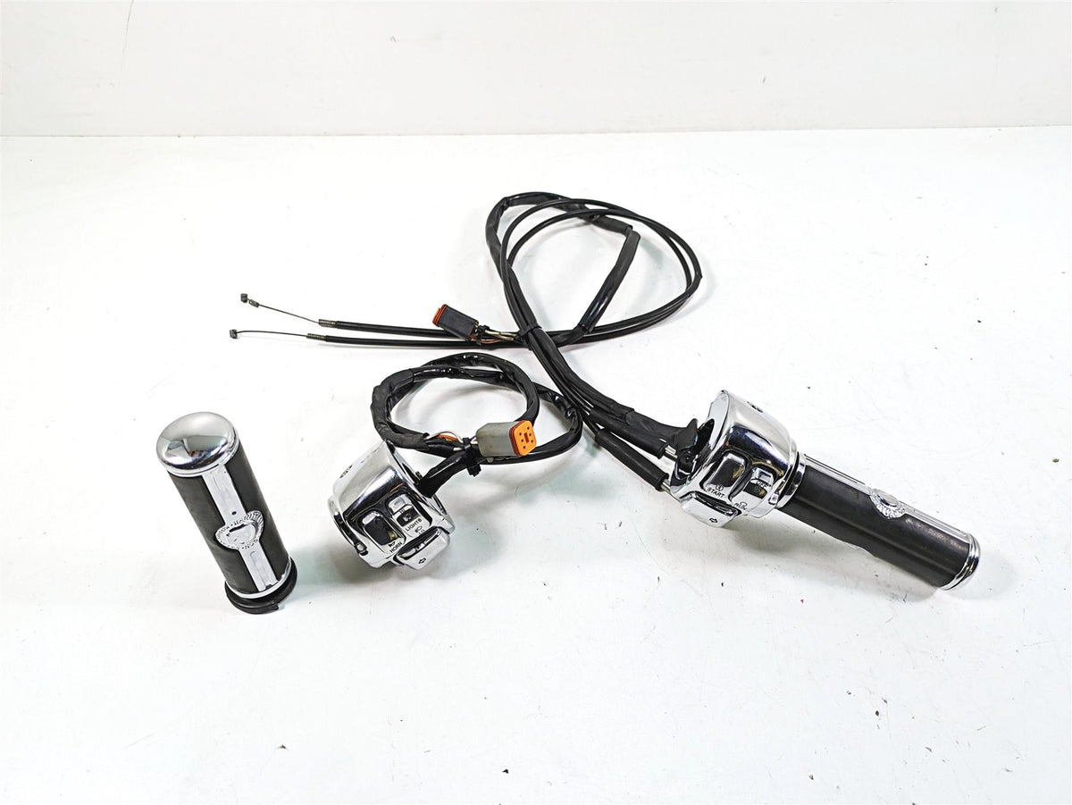 2006 Harley Softail FXSTSI Springer L+R Chrome Hand Control Switch Set 71682-06 {{ shop.shopifyCountryName }} - Mototech271