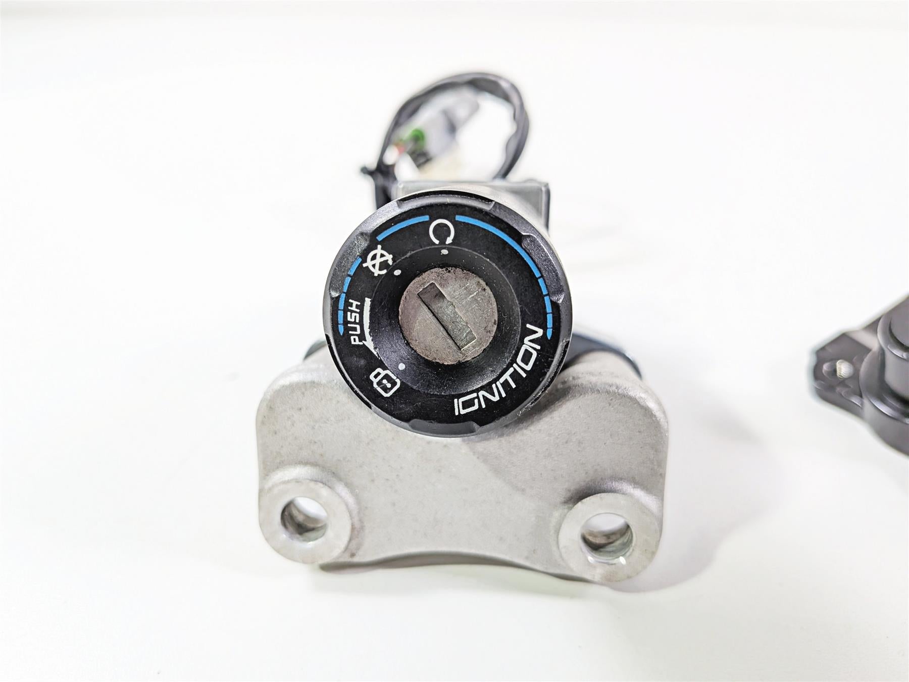 2025 CFMoto 450 SS Ignition Switch Key Lock Set Gas Cap 6AQV-011000-1002 {{ shop.shopifyCountryName }} - Mototech271