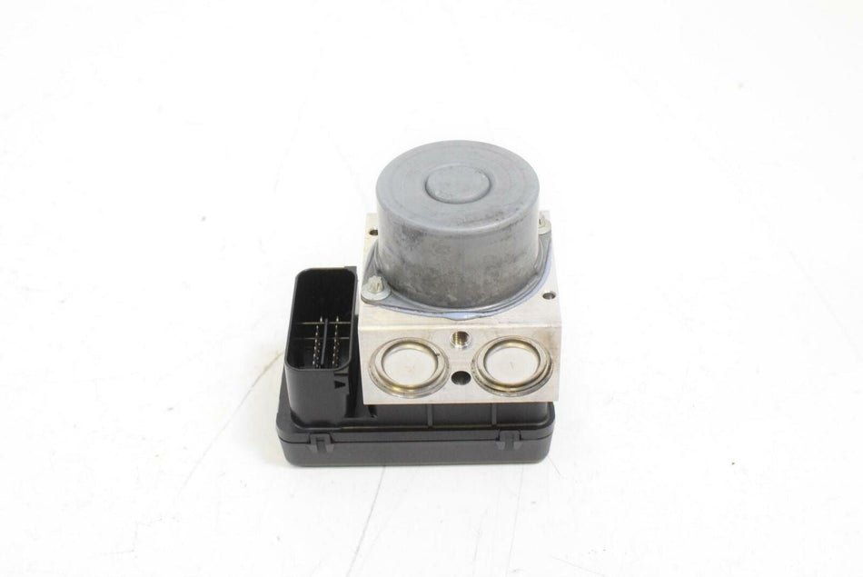 2014 MV Agusta F3 675 ERA Abs Brake Pump Module 8000B9136 {{ shop.shopifyCountryName }} - Mototech271