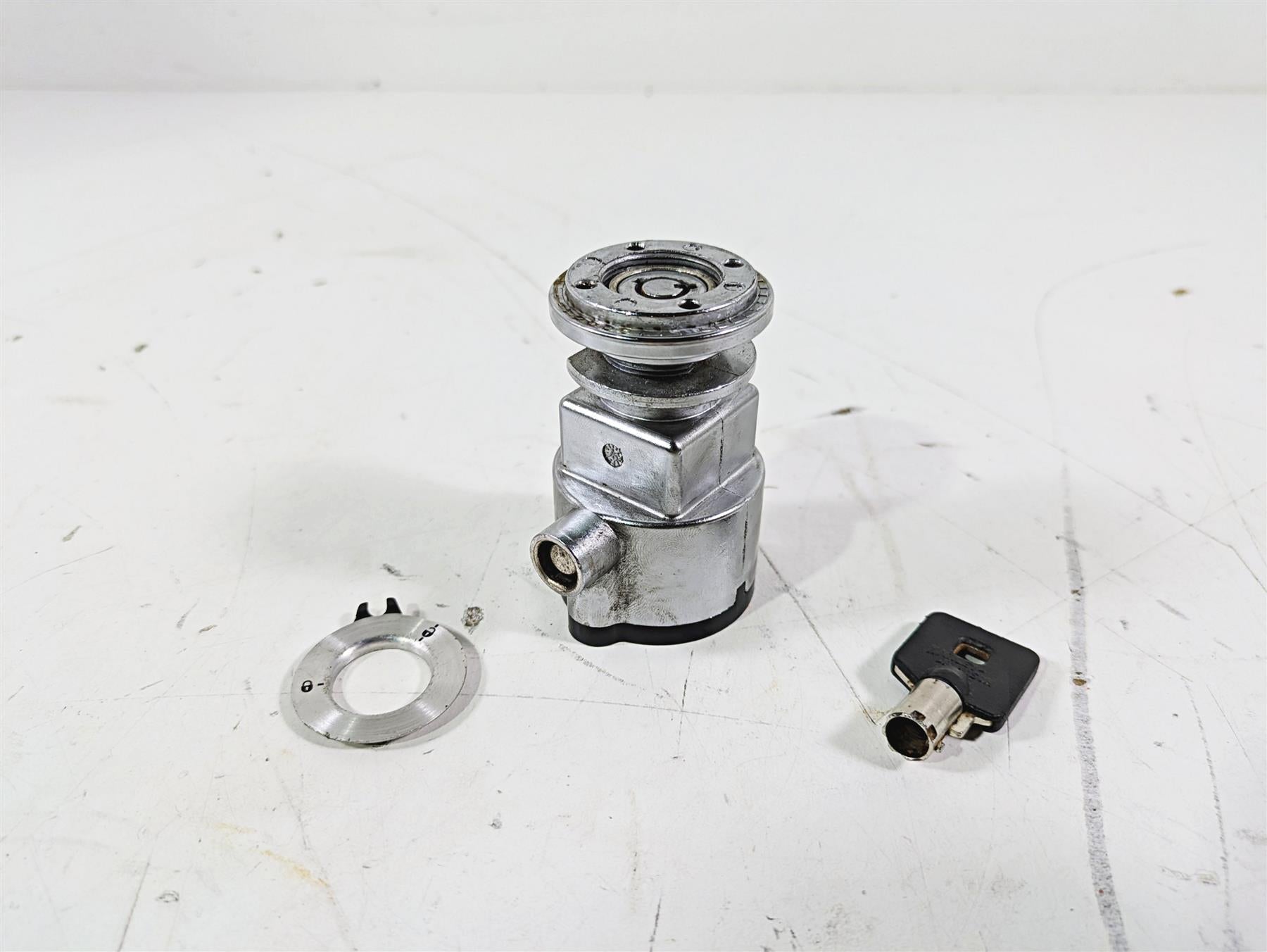 2015 Harley FXDL Dyna Low Rider Steering Fork Key Lock 71475-06B {{ shop.shopifyCountryName }} - Mototech271