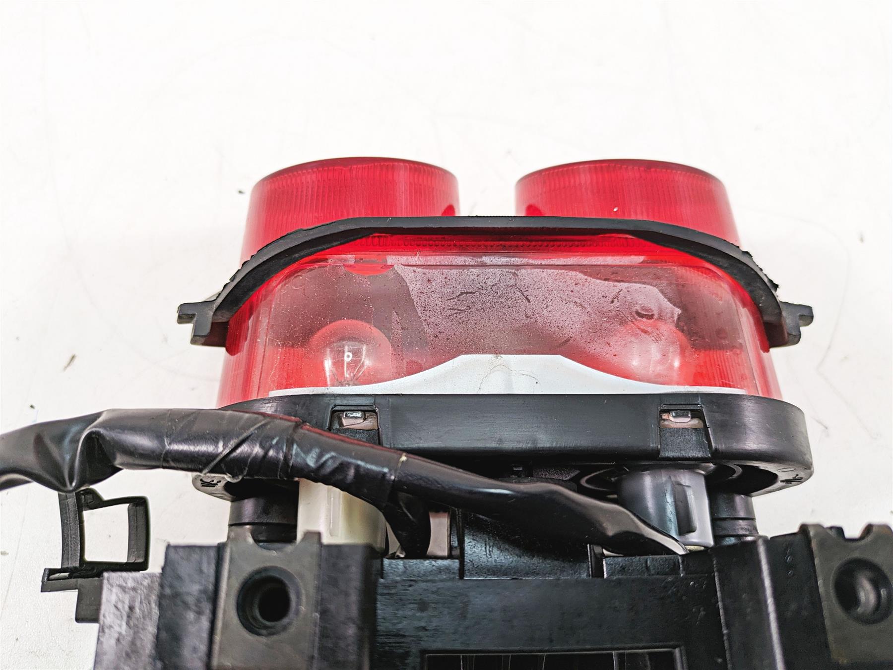 2002 Yamaha FZ1 FZS1000 Fazer Taillight Tail Stop Brake Light 5JJ-84710-12-00 {{ shop.shopifyCountryName }} - Mototech271