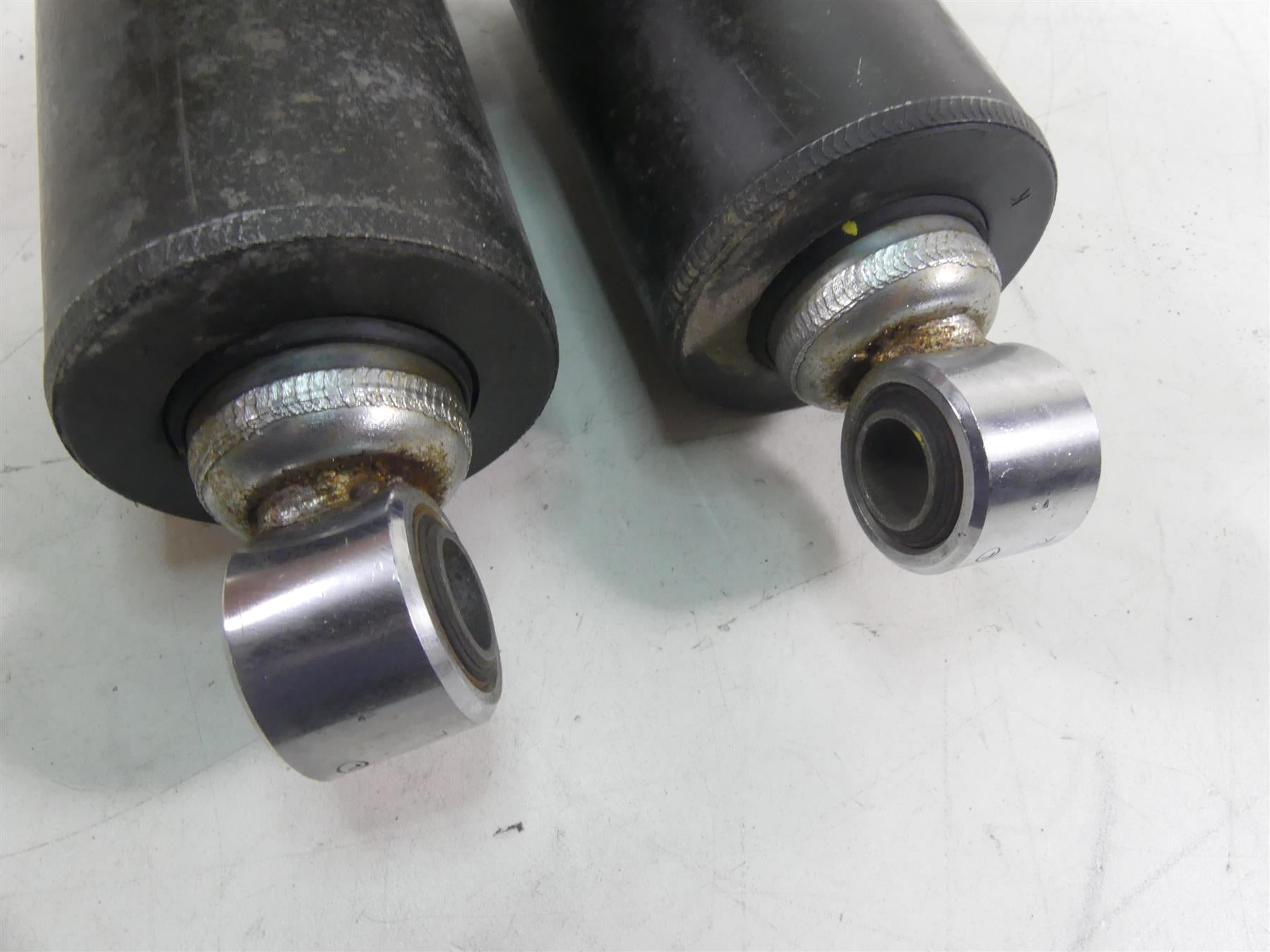 2005 Harley Softail FLSTSC Heritage Springer Rear Suspension Shocks 54508-00 {{ shop.shopifyCountryName }} - Mototech271