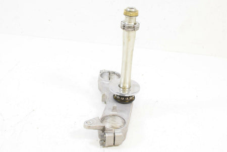 2005 Suzuki GSX1300 R Hayabusa Lower Triple Tree Steering Yoke 51410-24F30 {{ shop.shopifyCountryName }} - Mototech271