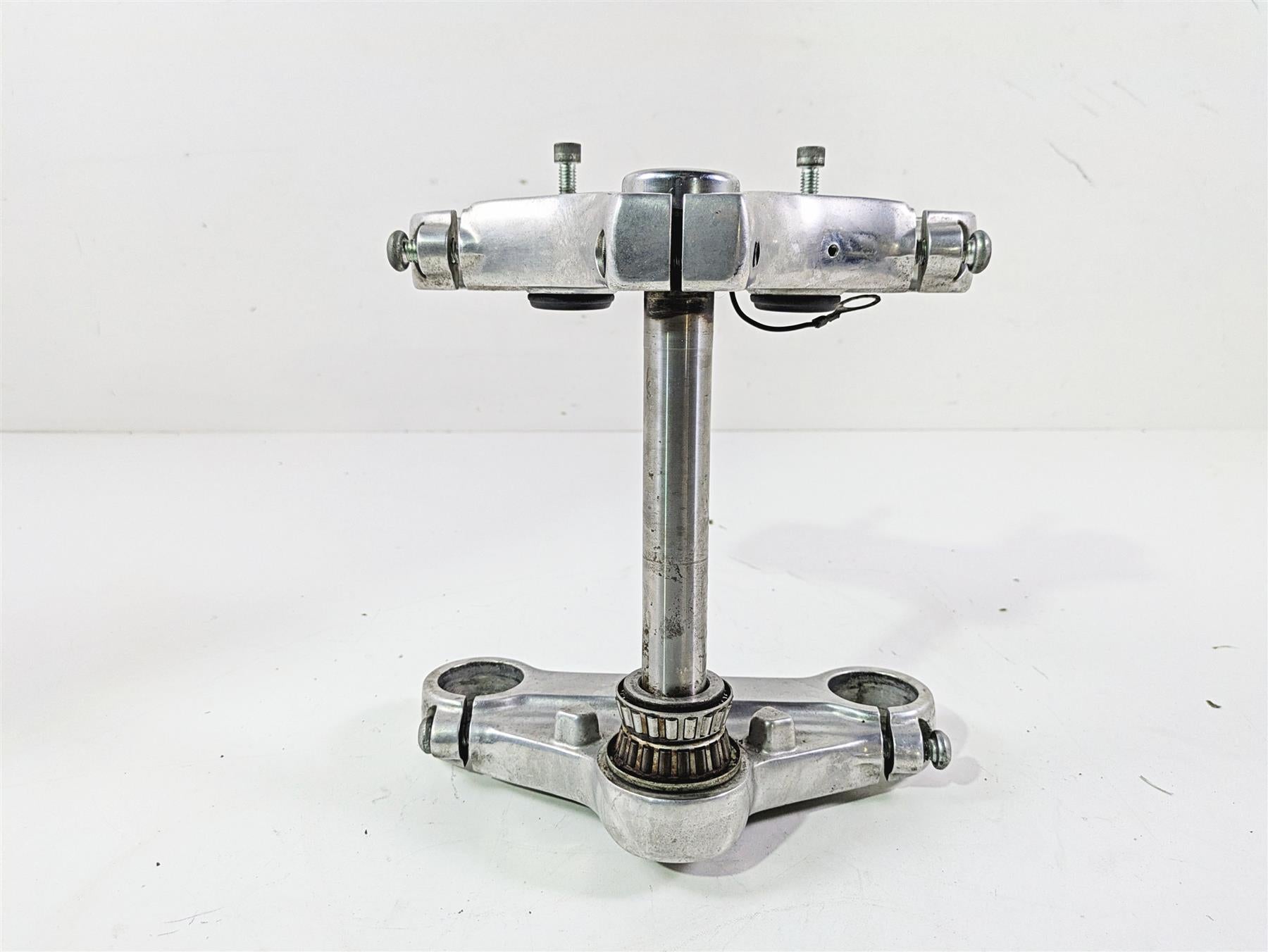 1999 Harley Dyna FXDL Low Rider Upper & Lower Triple Tree 45739-87 45598-90B {{ shop.shopifyCountryName }} - Mototech271