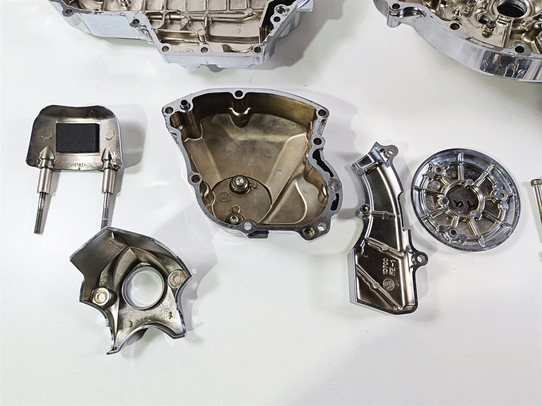 2012 Yamaha XV1900 Raider S Chrome Primary & Engine Side Covers 1D7-15779-00-00 {{ shop.shopifyCountryName }} - Mototech271