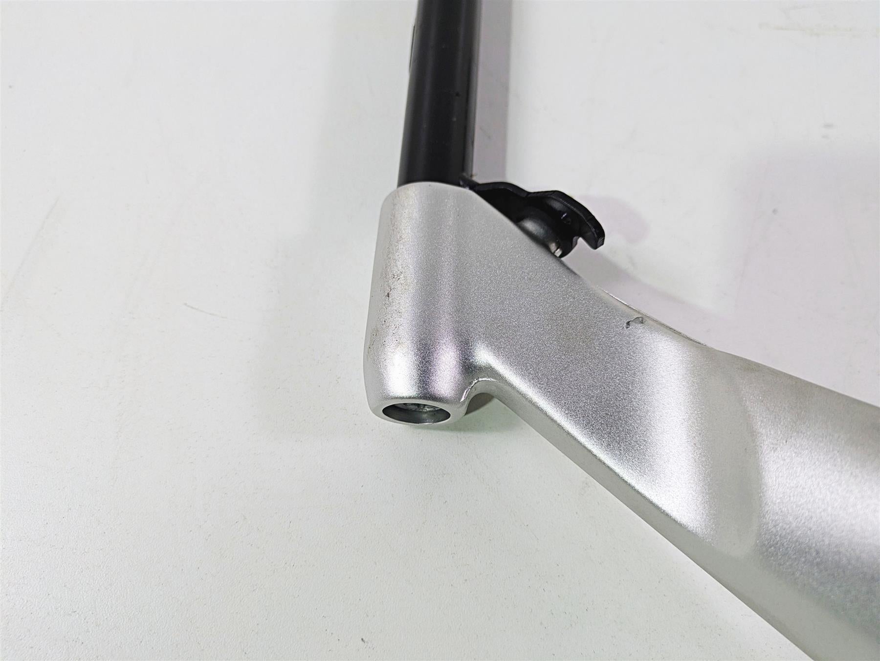2010 BMW R1200RT K26 Left & Right Handle Bar Set 32718531337 32718531338 {{ shop.shopifyCountryName }} - Mototech271