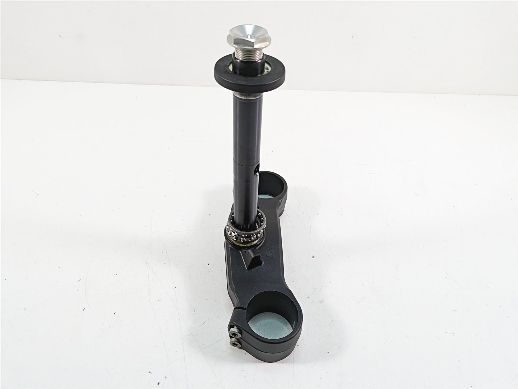 2018 KTM 1090 Adventure R Lower Triple Tree Steering Clamp 6040103203233S {{ shop.shopifyCountryName }} - Mototech271