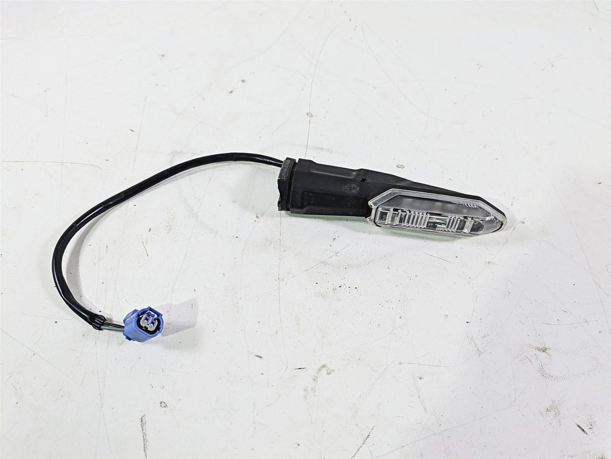 2024 Kawasaki ZX6R ZX636 Ninja Rear Right Blinker Turn Signal - Read 23037-0551 {{ shop.shopifyCountryName }} - Mototech271