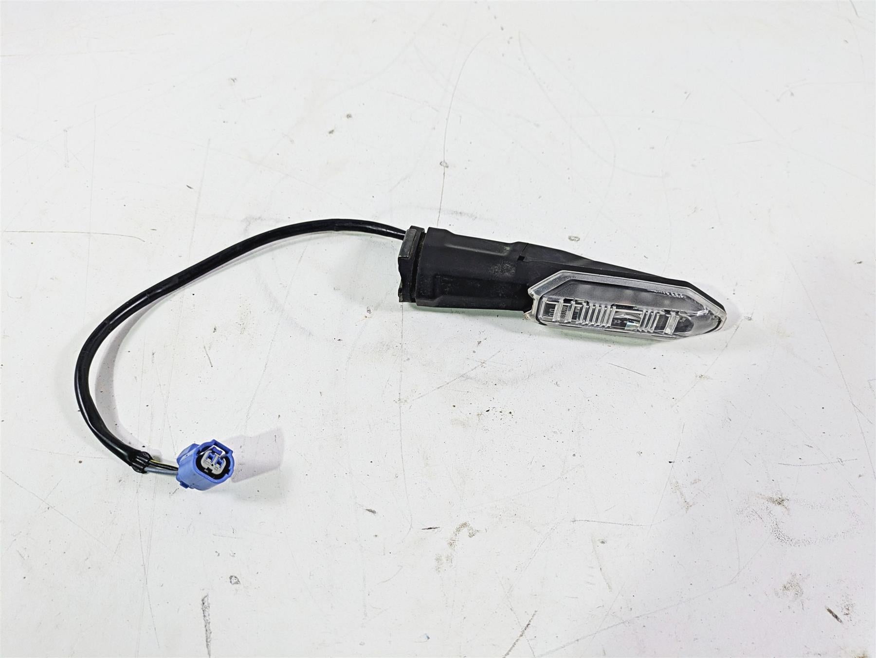 2024 Kawasaki ZX6R ZX636 Ninja Rear Right Blinker Turn Signal - Read 23037-0551 {{ shop.shopifyCountryName }} - Mototech271