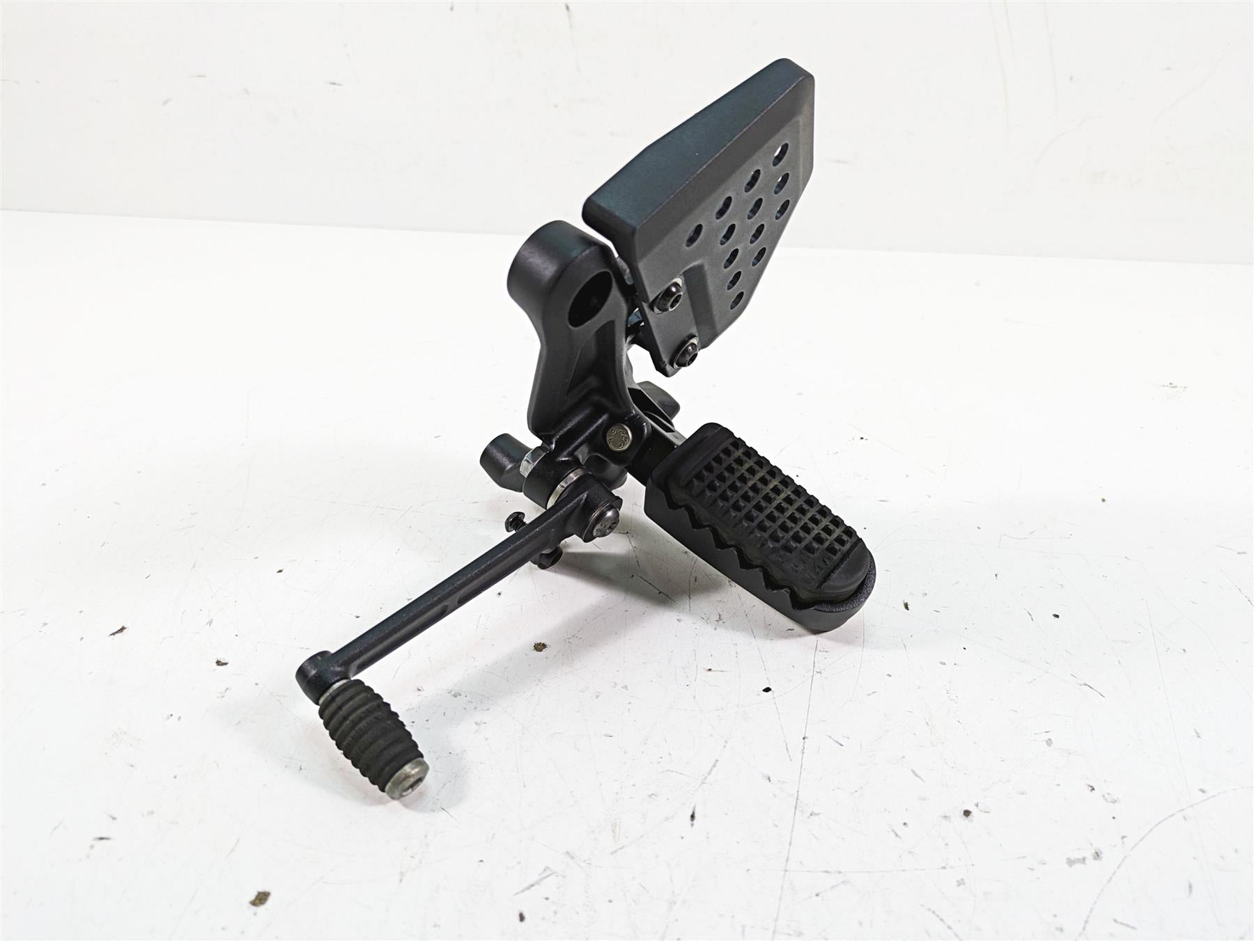 2022 Harley RA1250 S Pan America Left Rider Footpeg & Shifter - Read 33600309A {{ shop.shopifyCountryName }} - Mototech271