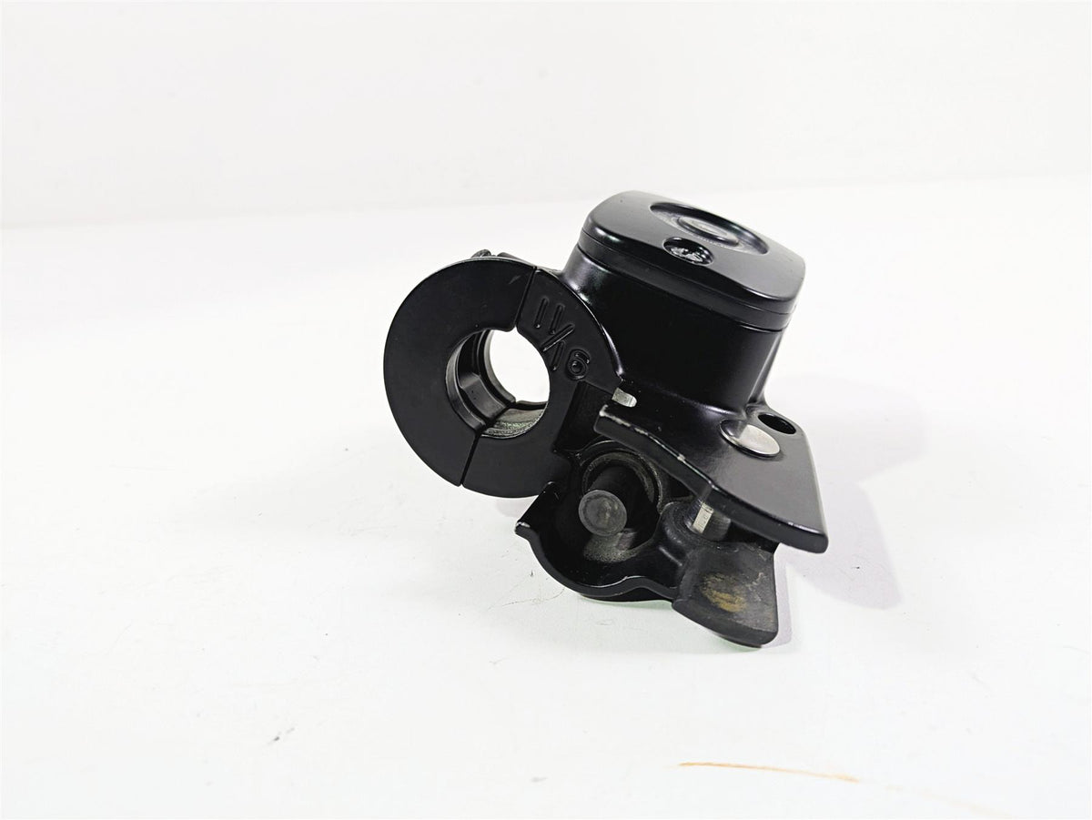 1999 Harley Touring FLHTCUI E-Glide Front Brake Master Cylinder 11/16 41700737 {{ shop.shopifyCountryName }} - Mototech271